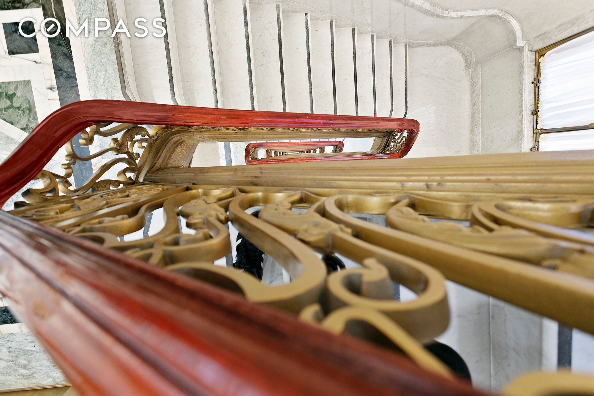 #8 photo, 2 E 55th Street, マンハッタン Midtown East , NY 10022