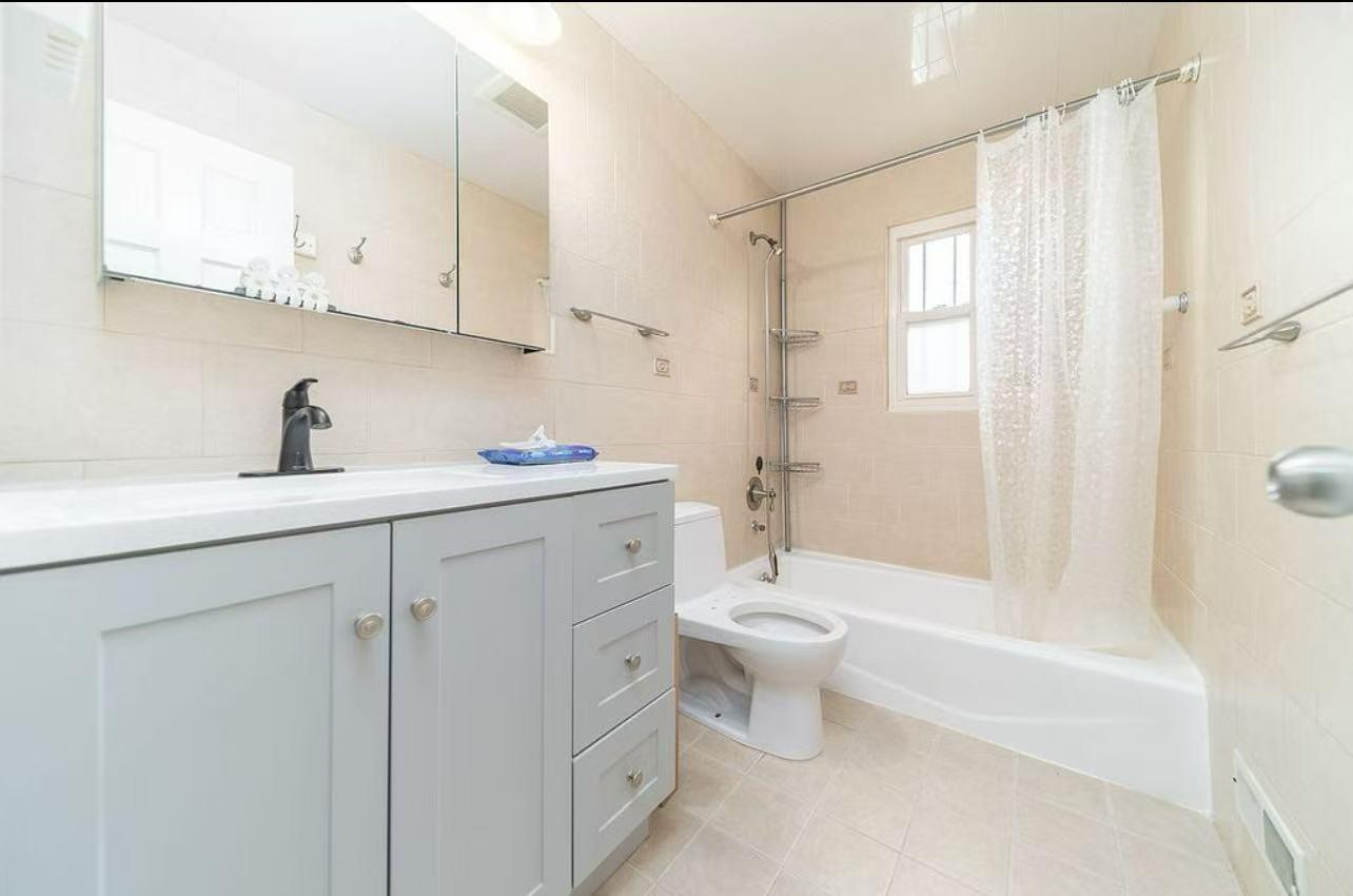 #11 photo, 40-02 202nd Street, Bayside , NY 11361