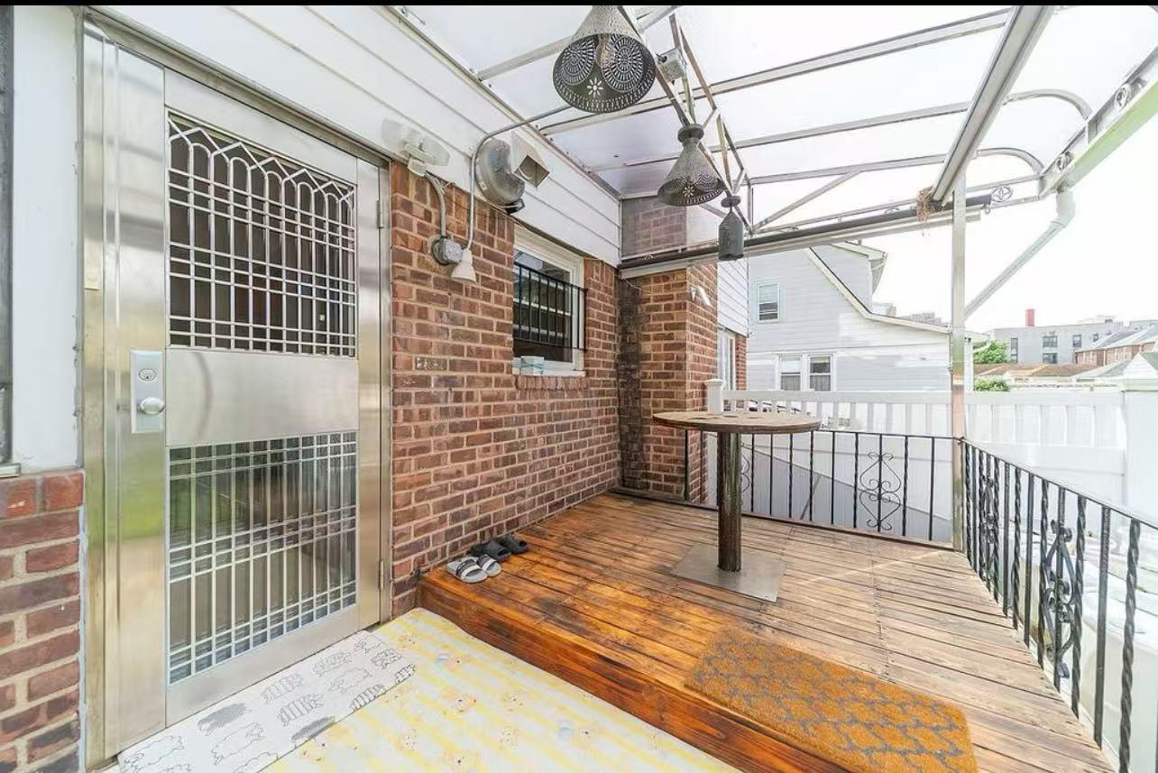 #12 photo, 40-02 202nd Street, Bayside , NY 11361