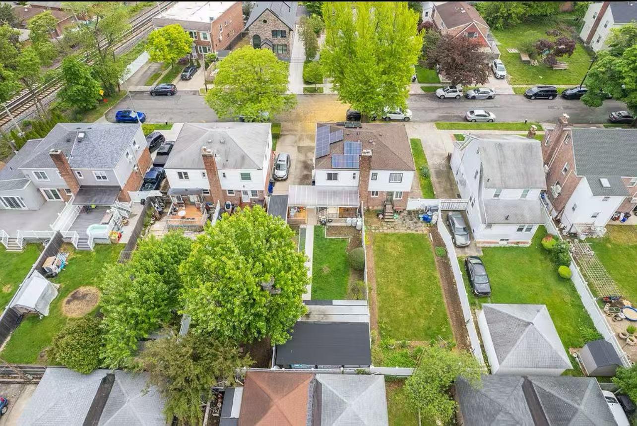 #14 photo, 40-02 202nd Street, Bayside , NY 11361