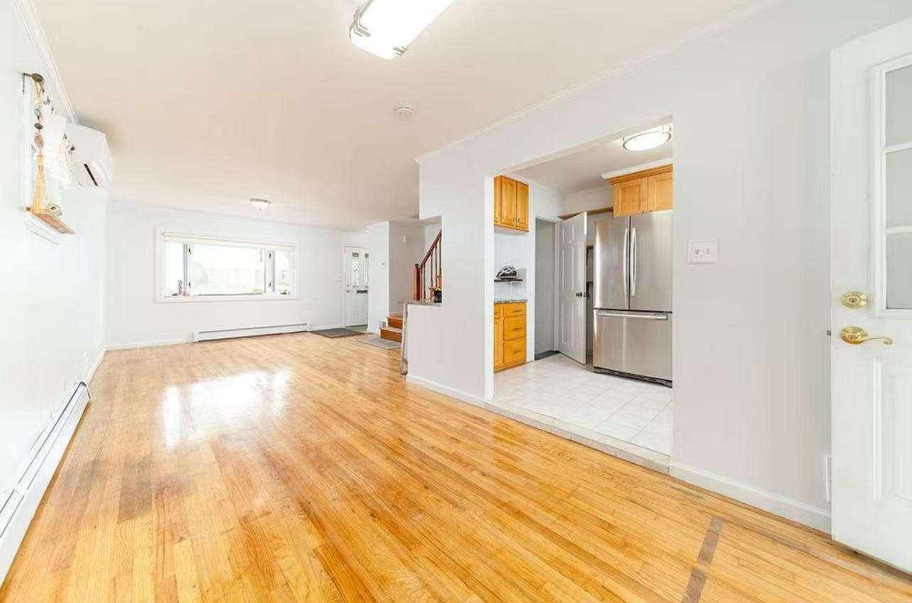 #2 photo, 40-02 202nd Street, Bayside , NY 11361