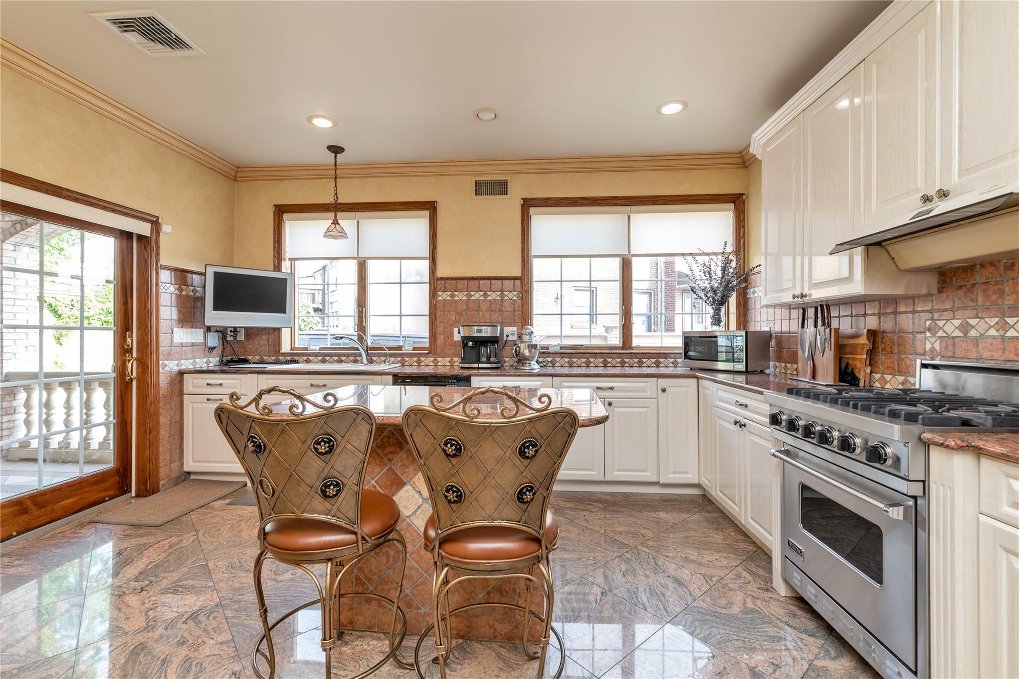 #4 photo, 1338 Kearney Avenue, ブロンクス区 Bronx , NY 10465