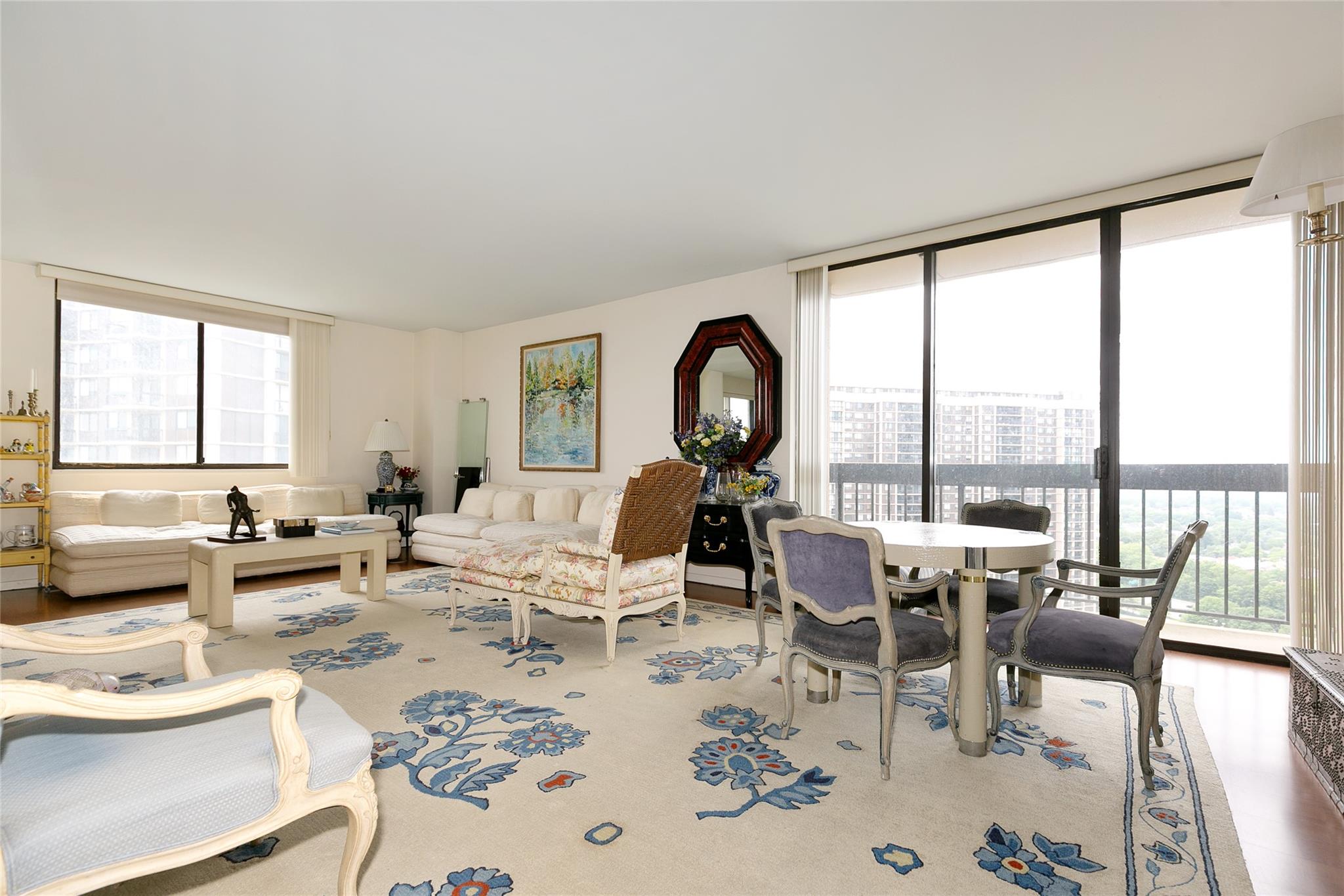 #10 photo, 271-10 Grand Central Parkway, クイーンズ区 Floral Park , NY 11005