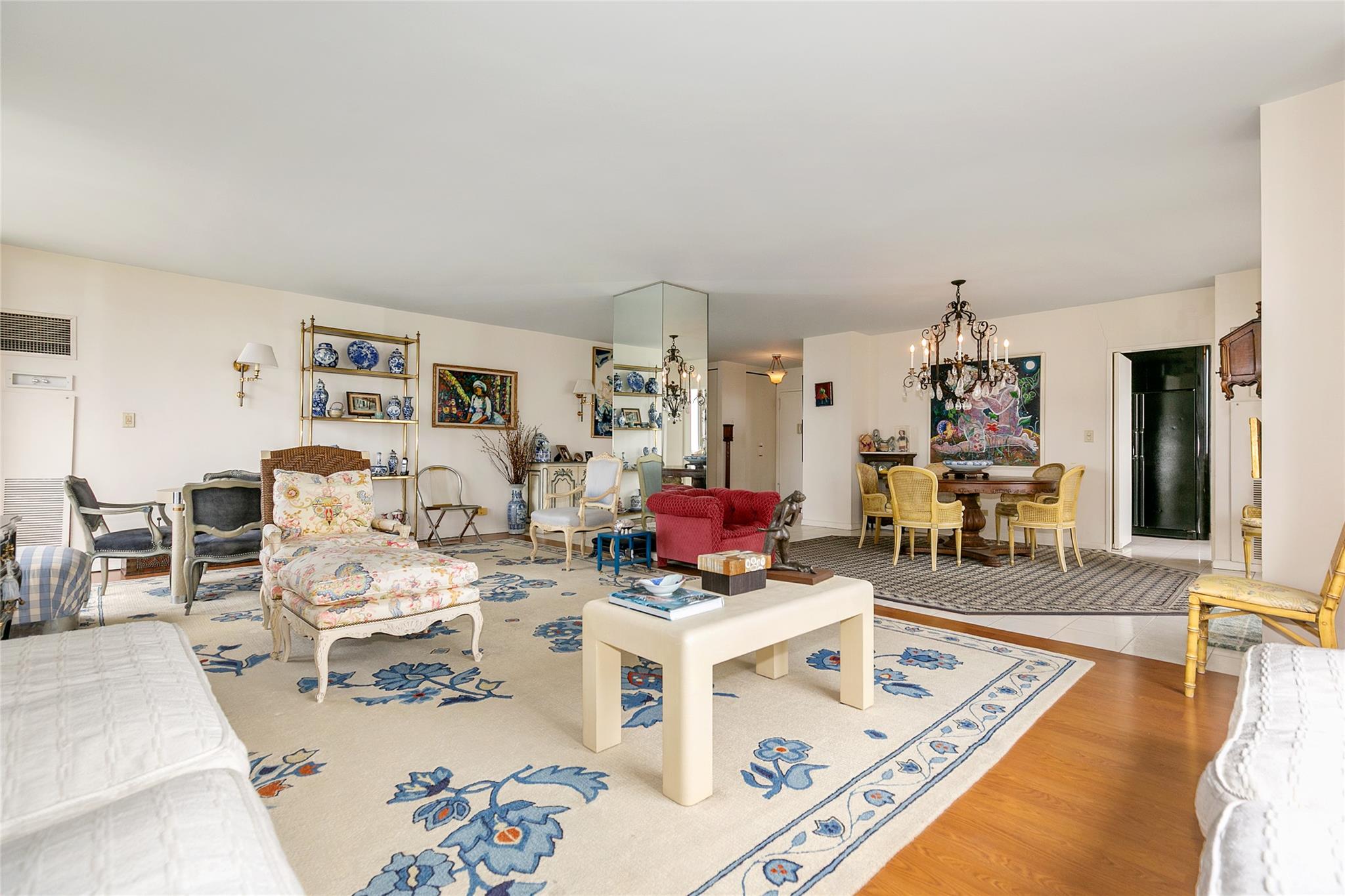 #13 photo, 271-10 Grand Central Parkway, クイーンズ区 Floral Park , NY 11005