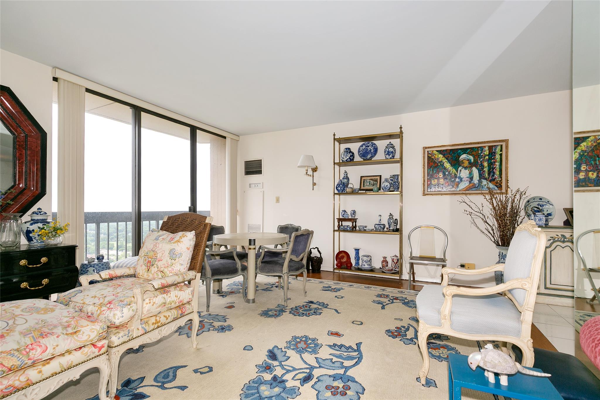 #9 photo, 271-10 Grand Central Parkway, クイーンズ区 Floral Park , NY 11005