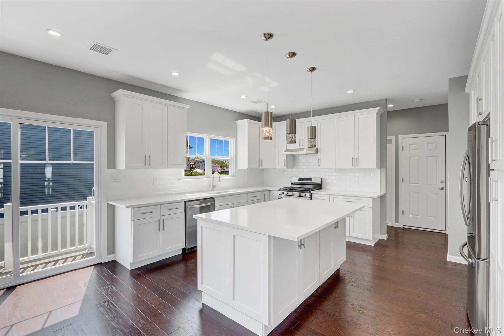 #12 photo, 2941 Moreland Avenue, ナッソー郡 Oceanside , NY 11572