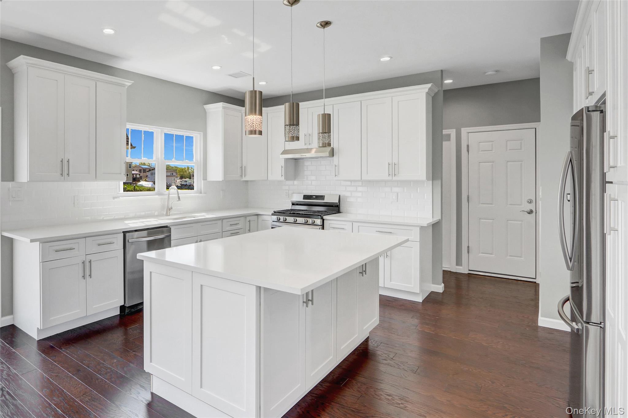 #13 photo, 2941 Moreland Avenue, ナッソー郡 Oceanside , NY 11572