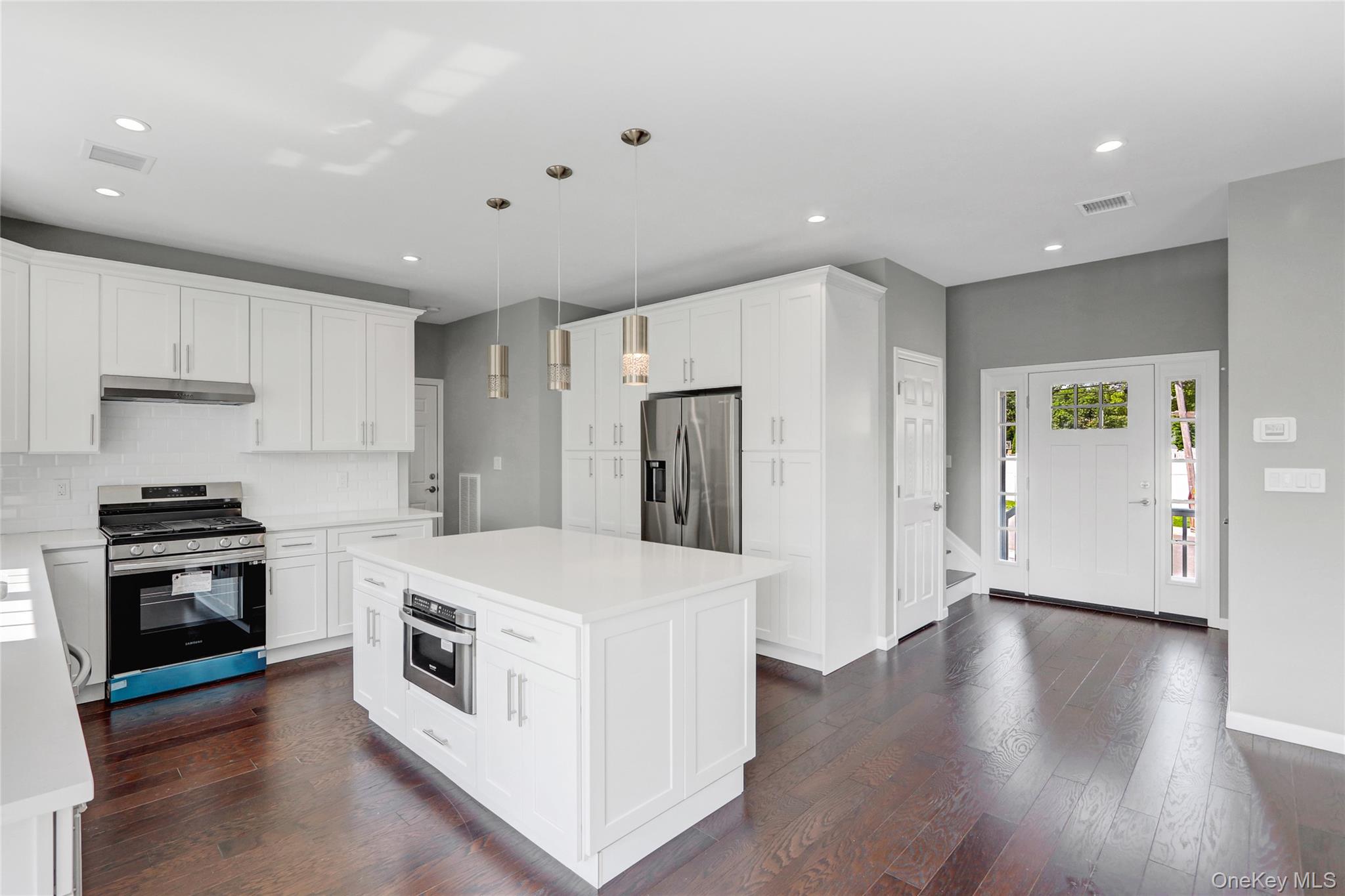 #16 photo, 2941 Moreland Avenue, ナッソー郡 Oceanside , NY 11572