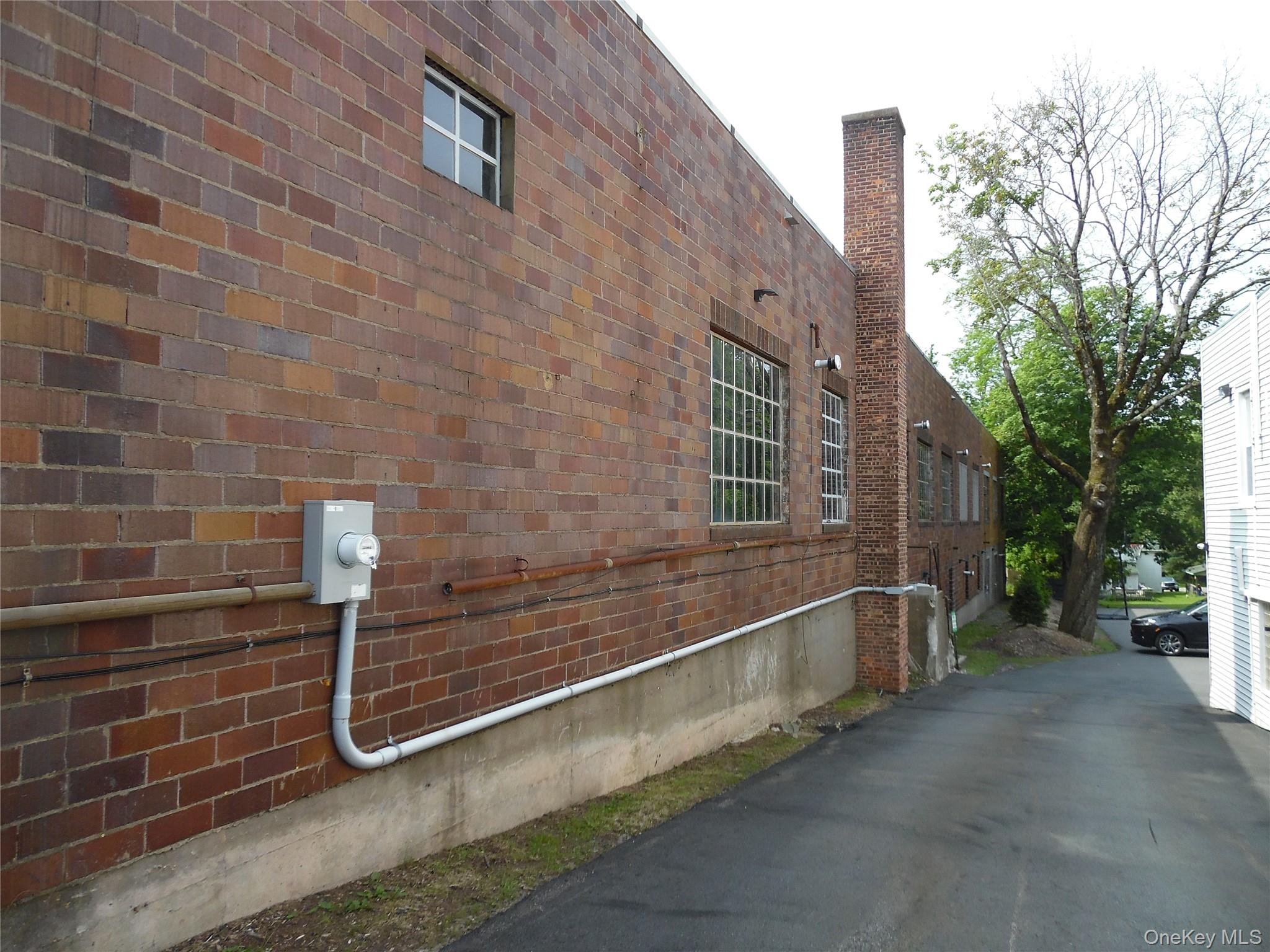 #9 photo, 397 Broadway, Monticello , NY 12701