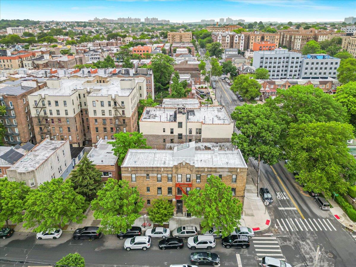 #8 photo, 3004 Cruger Avenue, ブロンクス区 Bronx , NY 10467