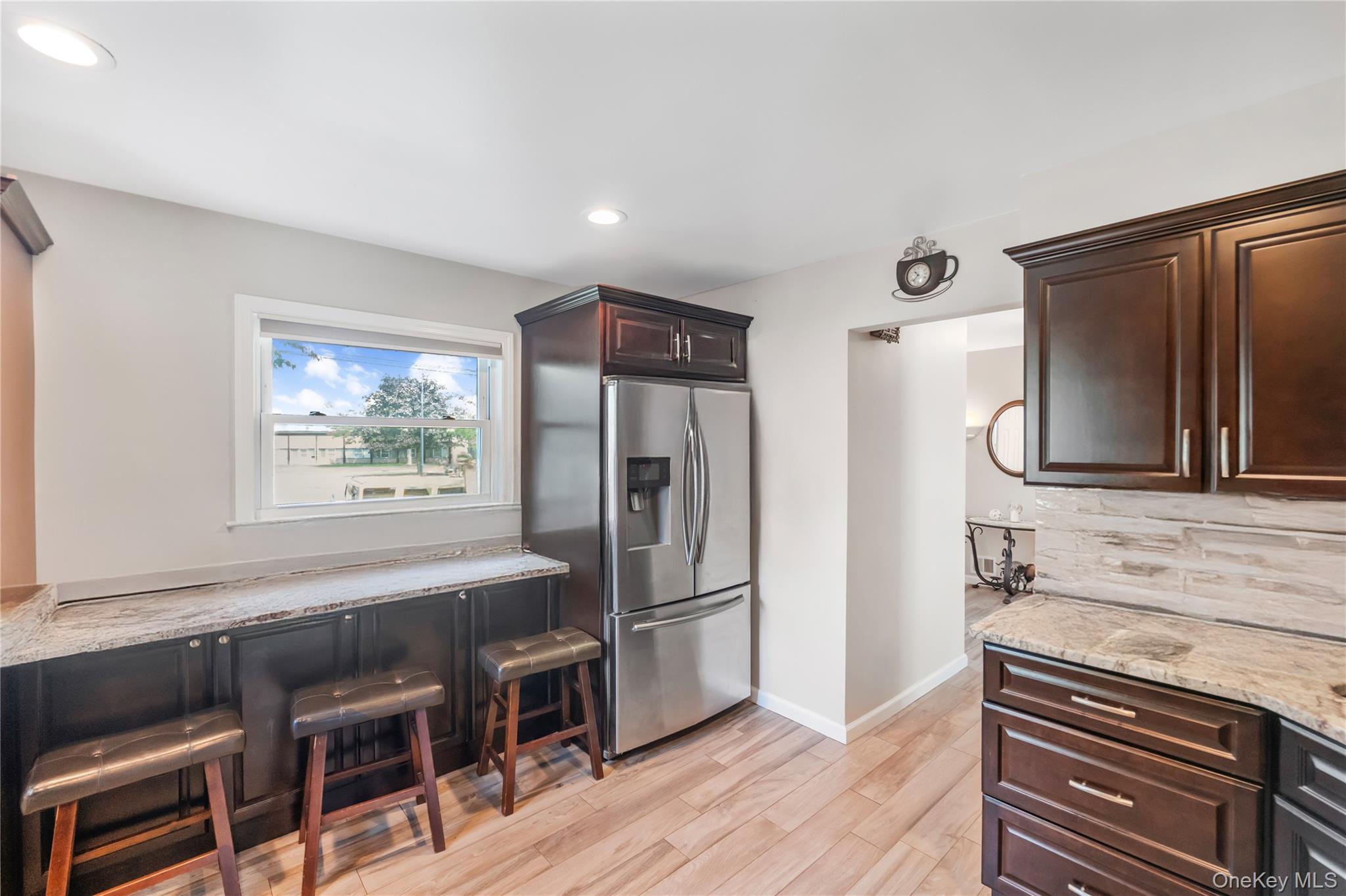 #11 photo, 360 Locust Avenue, サフォーク郡 Oakdale , NY 11769