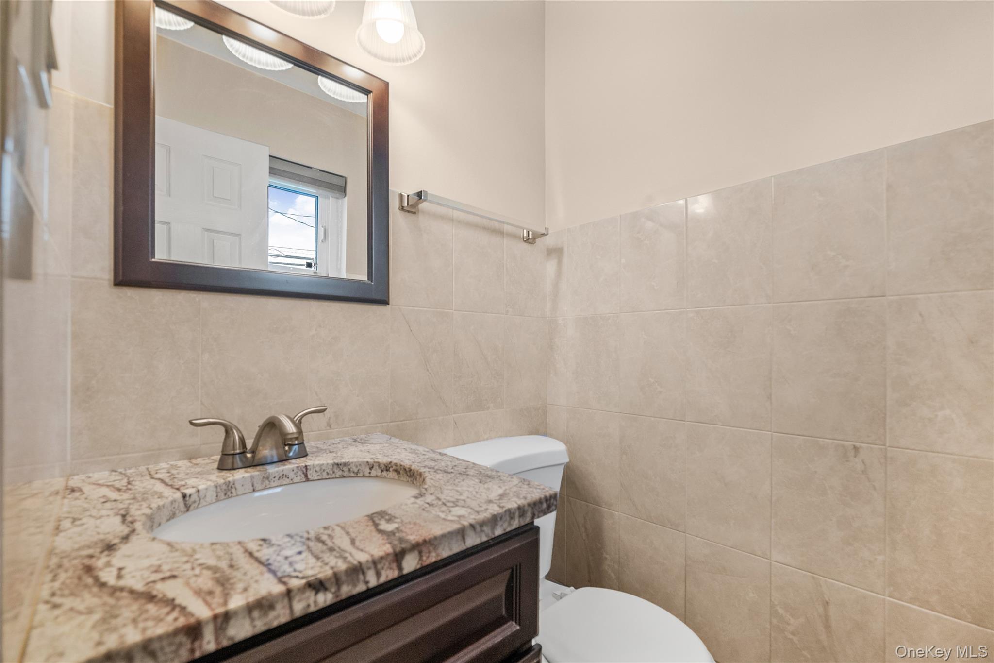 #15 photo, 360 Locust Avenue, サフォーク郡 Oakdale , NY 11769