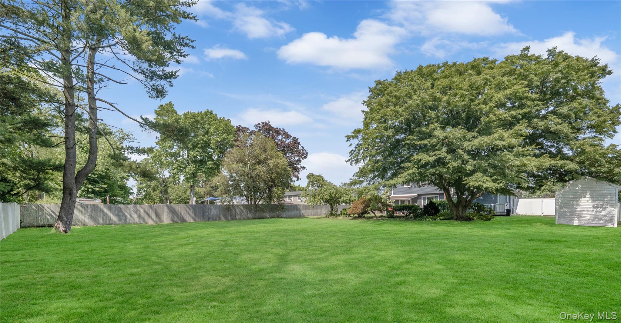 #18 photo, 360 Locust Avenue, サフォーク郡 Oakdale , NY 11769