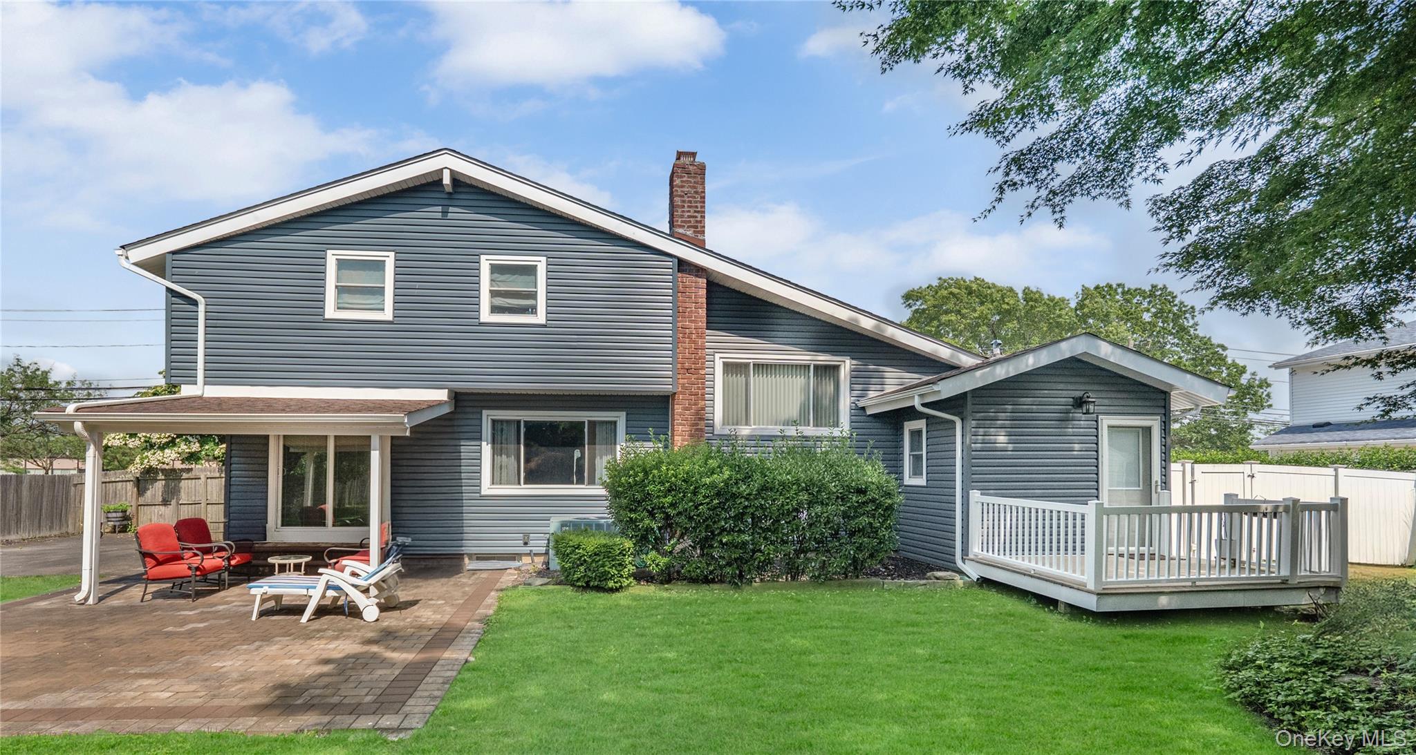 #19 photo, 360 Locust Avenue, サフォーク郡 Oakdale , NY 11769