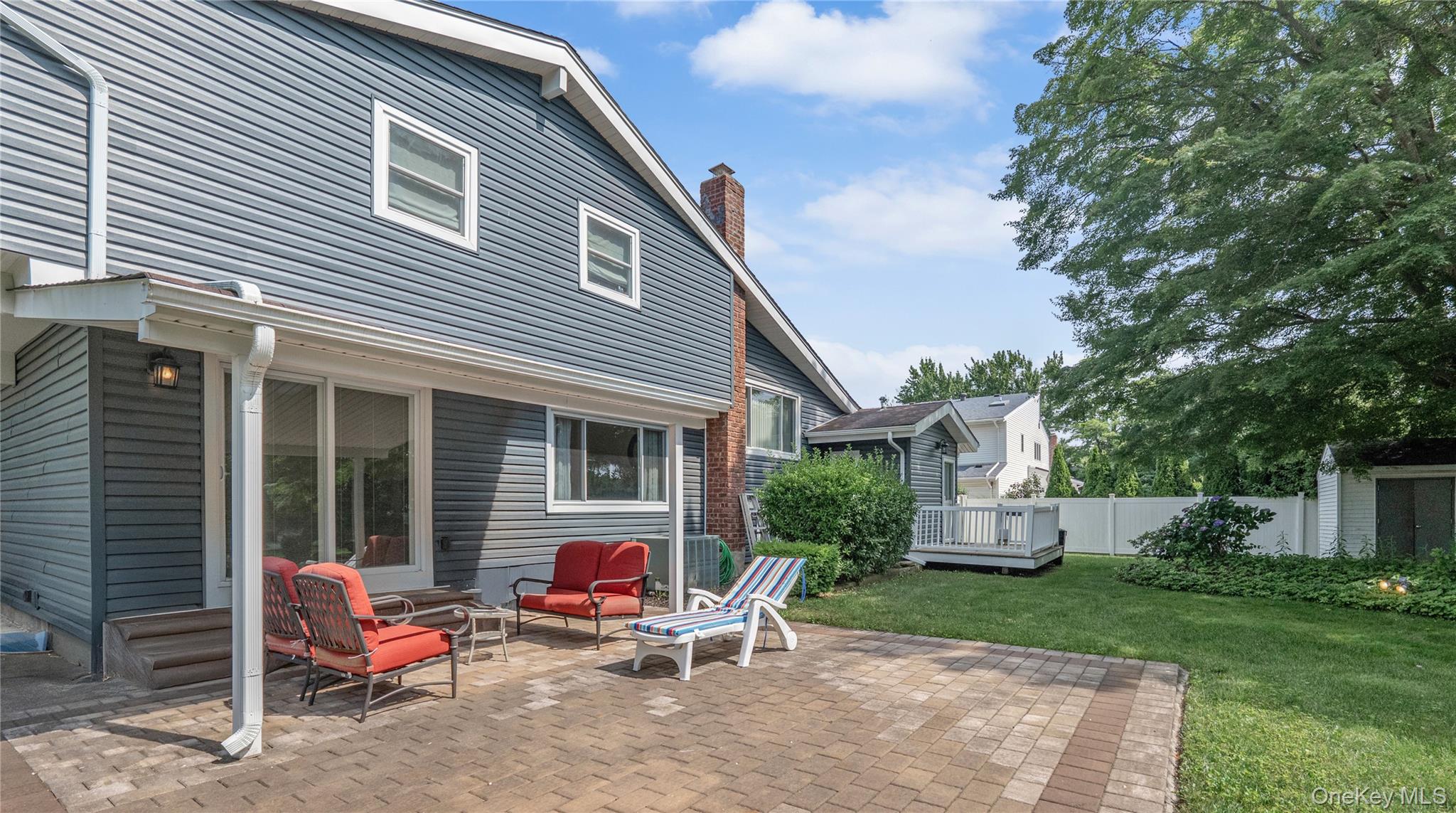 #20 photo, 360 Locust Avenue, サフォーク郡 Oakdale , NY 11769