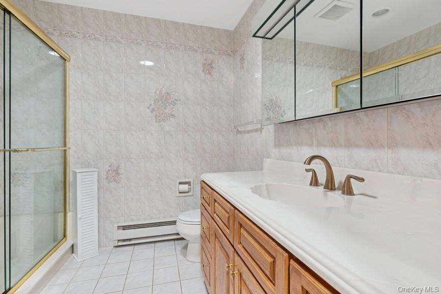 #14 photo, 96 Enfield Court, サフォーク郡 Ridge , NY 11961