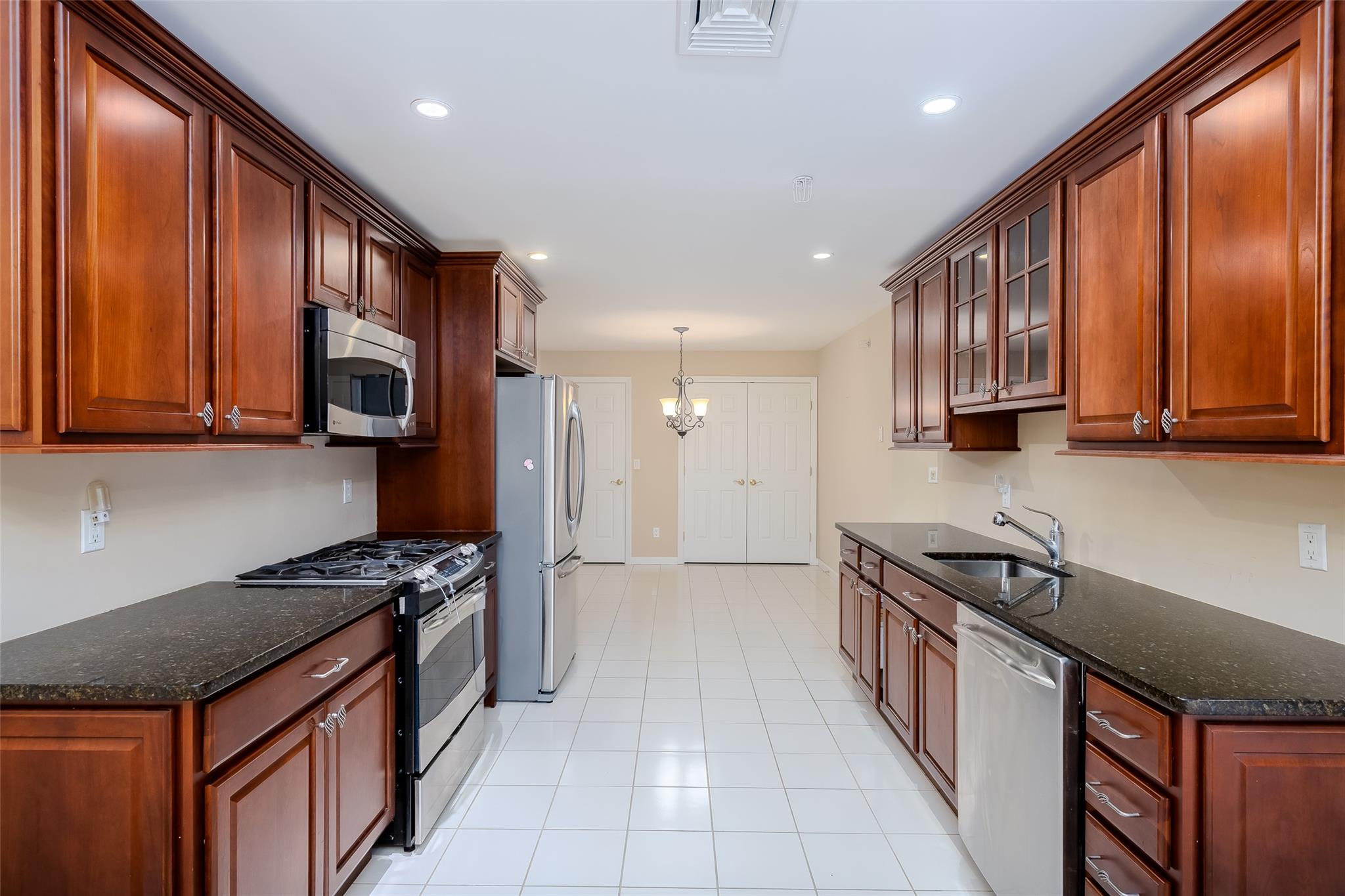 #11 photo, 166 Ira Road, サフォーク郡 Mount Sinai , NY 11766