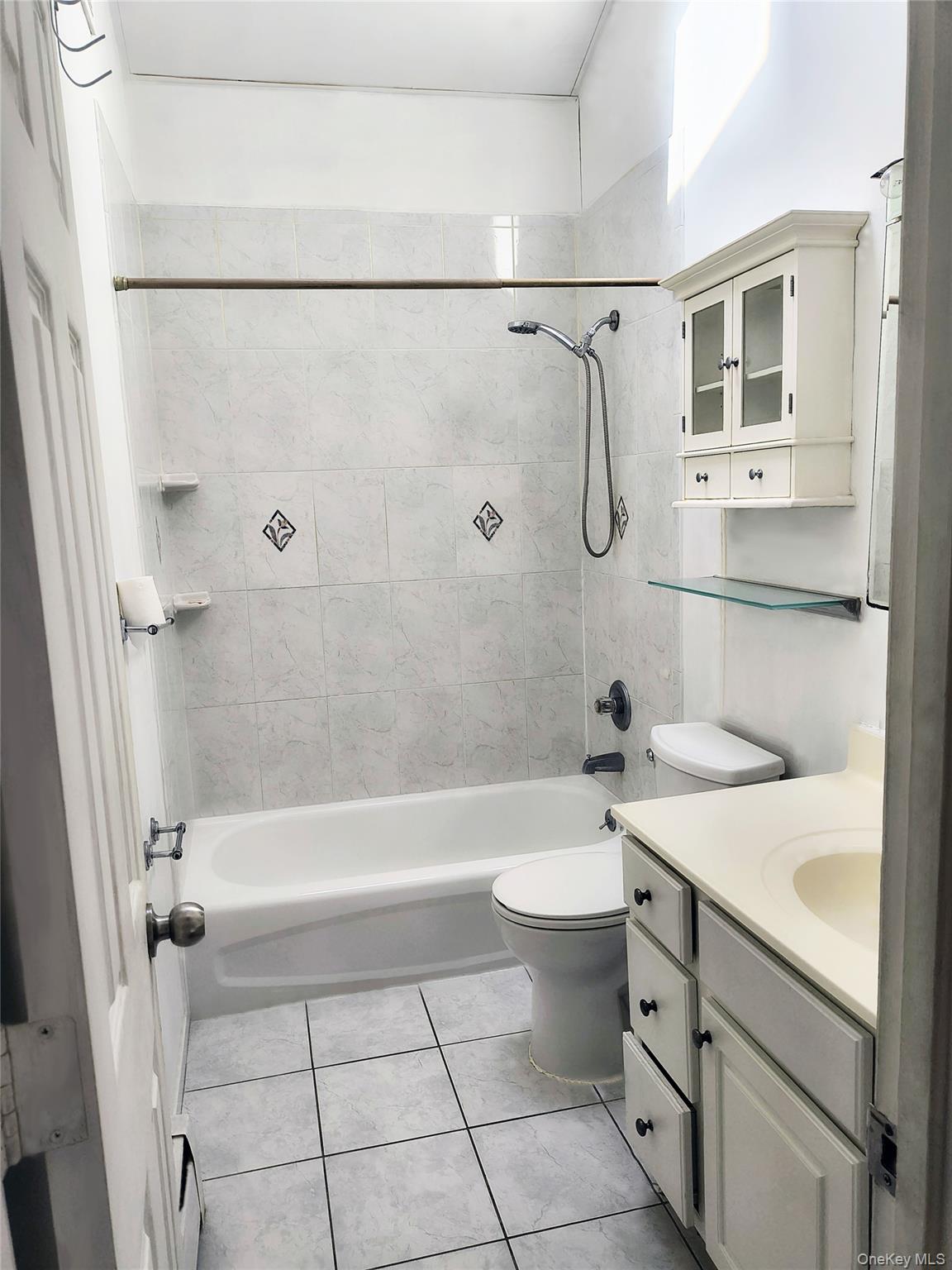 #11 photo, 1056 E Arthur Street, ナッソー郡 Uniondale , NY 11553