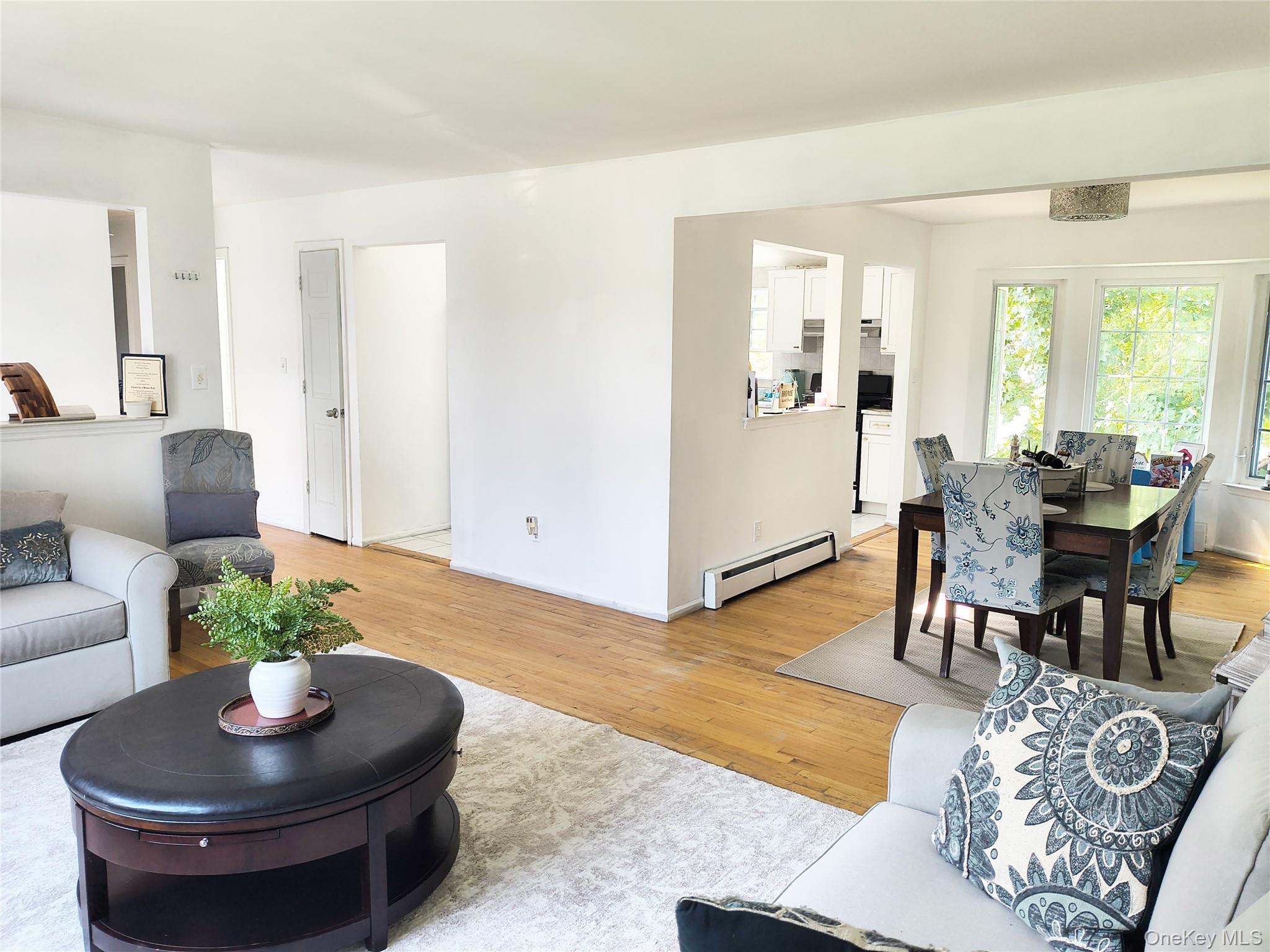 #5 photo, 1056 E Arthur Street, ナッソー郡 Uniondale , NY 11553