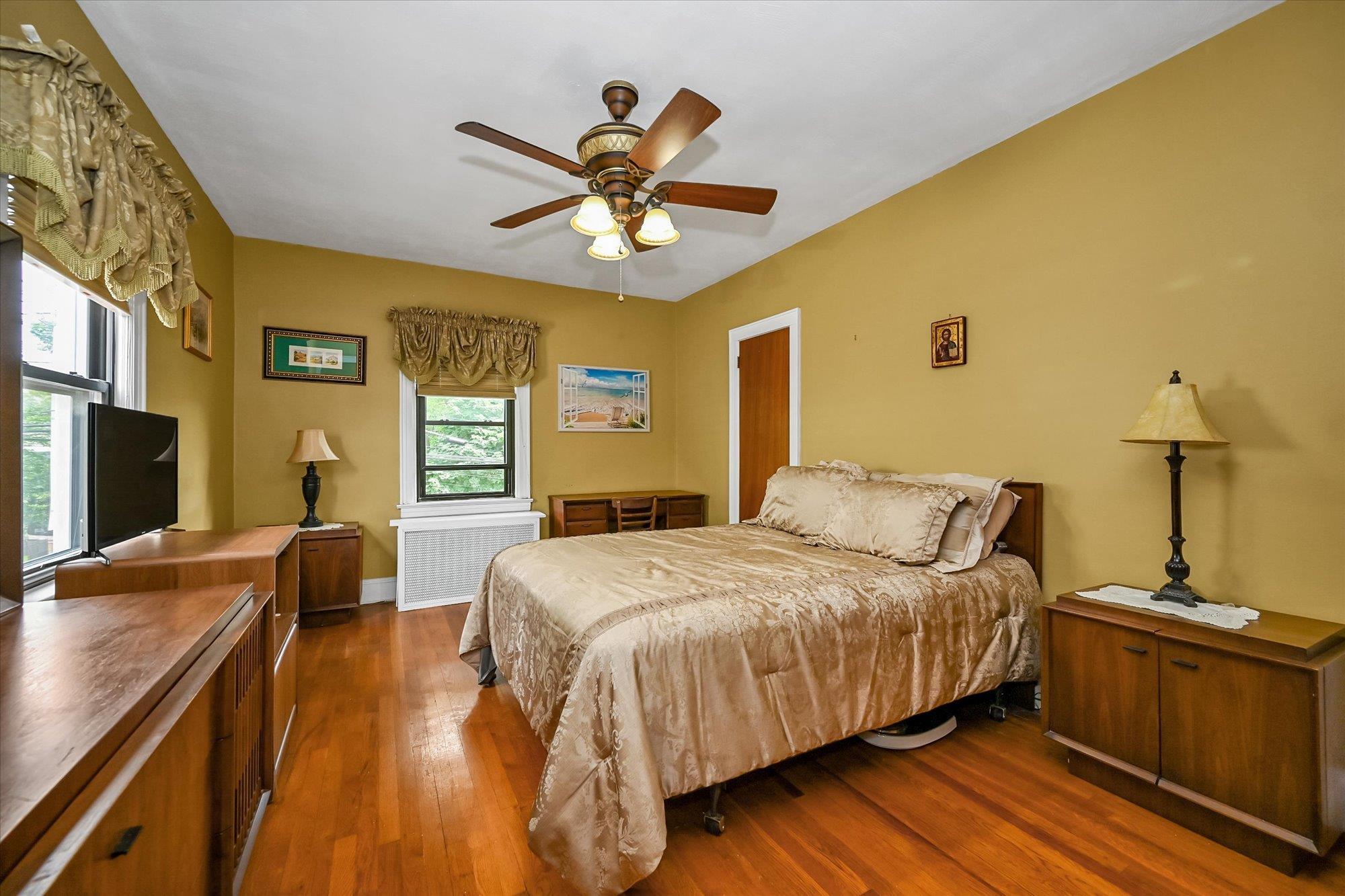 #10 photo, 33-50 210 Street, 皇后區 貝塞 Bayside , NY 11361