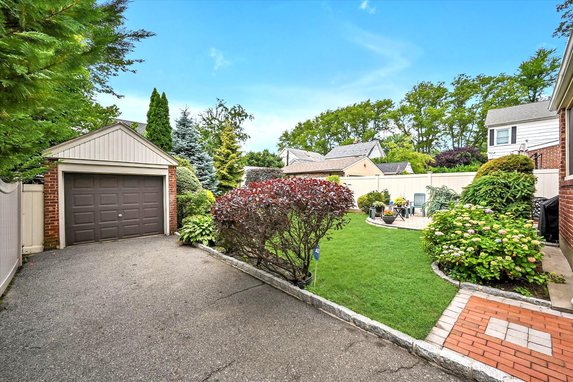 #12 photo, 33-50 210 Street, 皇后區 貝塞 Bayside , NY 11361