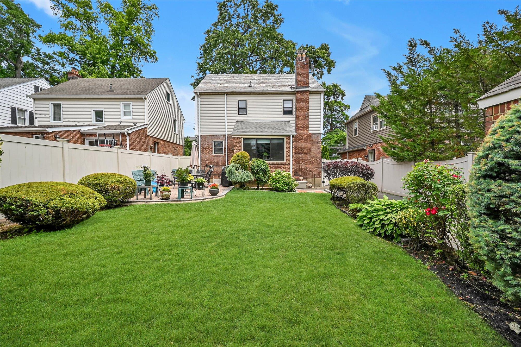 #15 photo, 33-50 210 Street, 皇后區 貝塞 Bayside , NY 11361