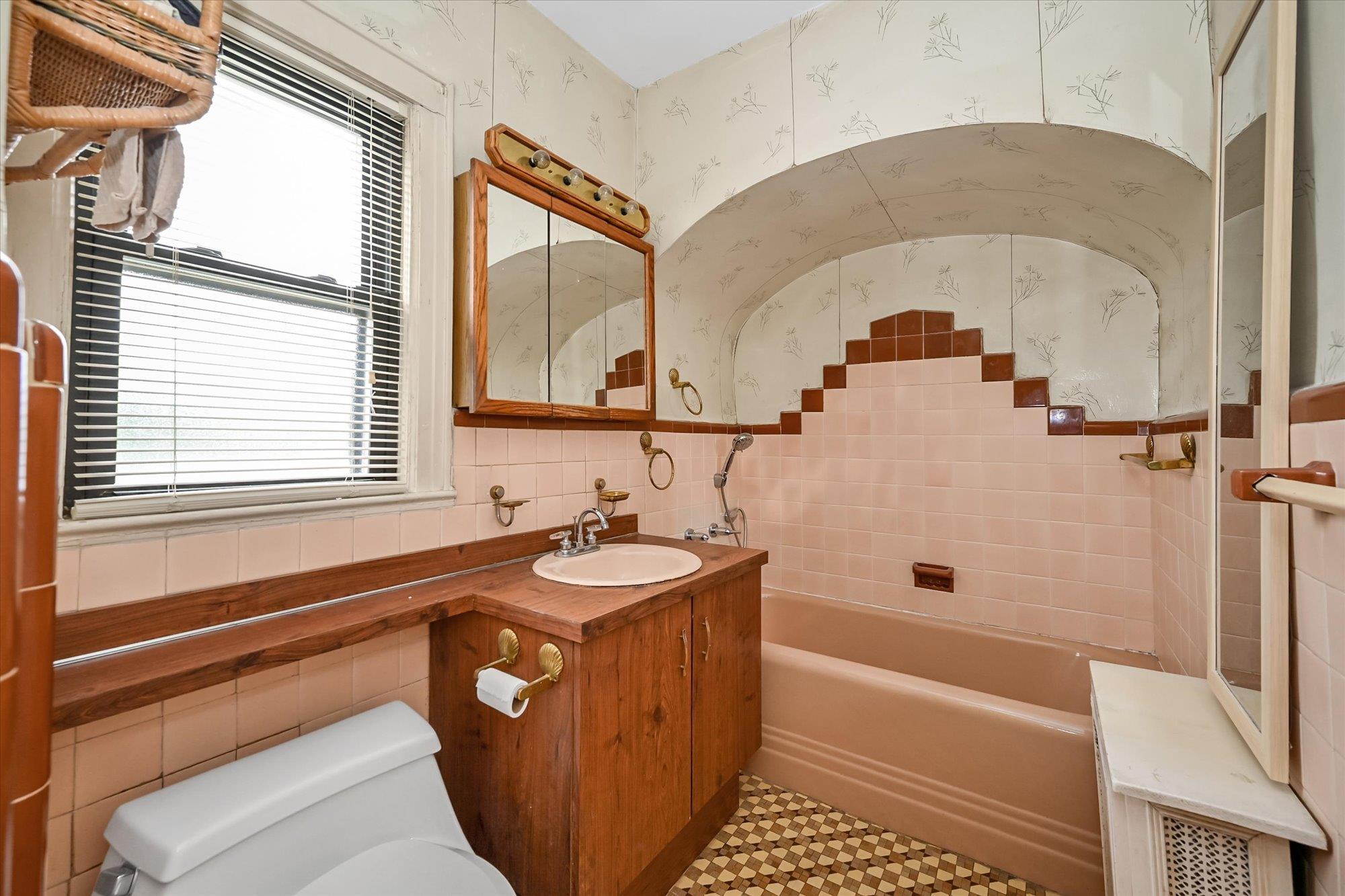 #9 photo, 33-50 210 Street, 皇后區 貝塞 Bayside , NY 11361