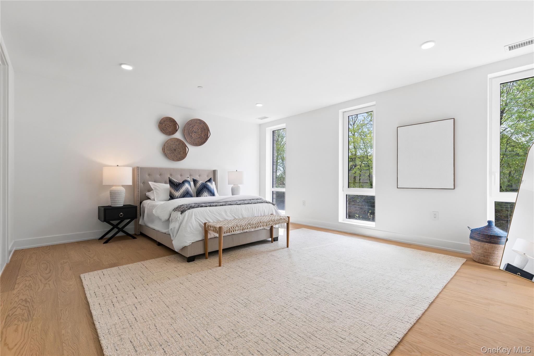 #12 photo, 33 Calvert Street, Harrison , NY 10528