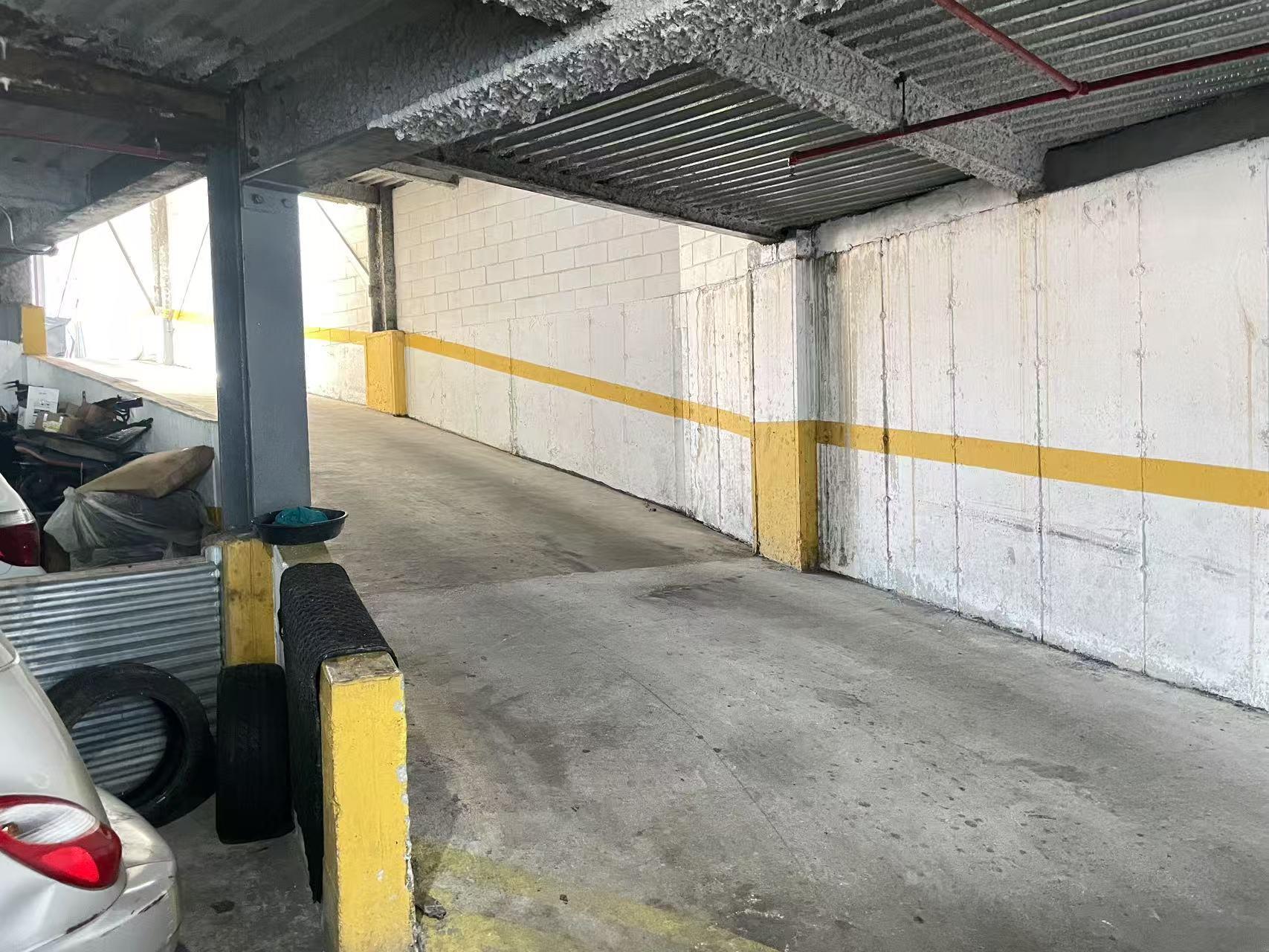 #10 photo, 40-48 97 st, クイーンズ区 Corona , NY 11368