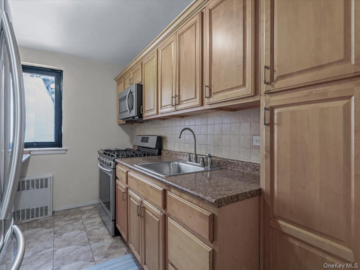 #4 photo, 87-50 204 Street, Hollis , NY 11423