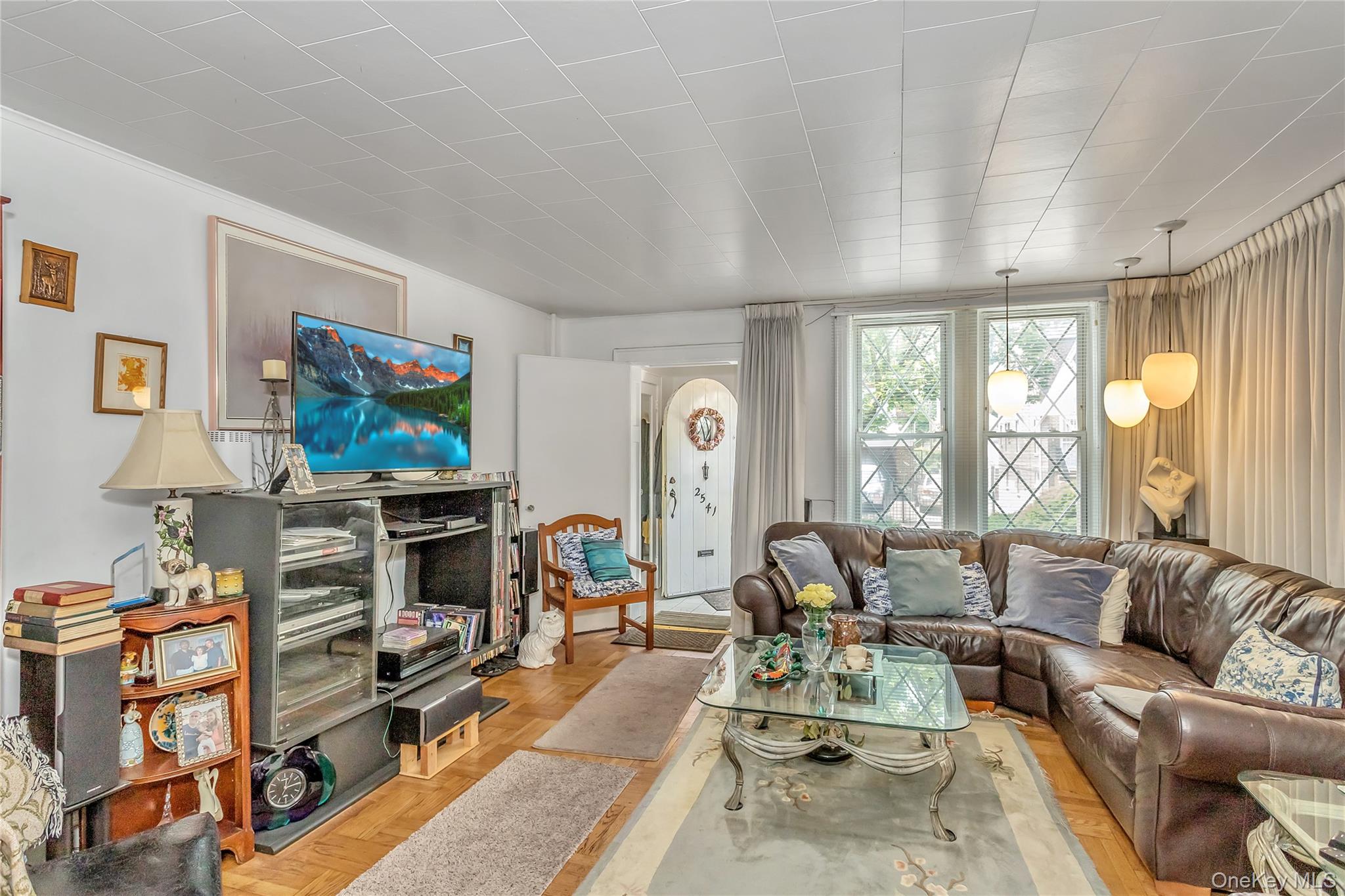 #3 photo, 2541 83rd Street, クイーンズ区 East Elmhurst , NY 11370