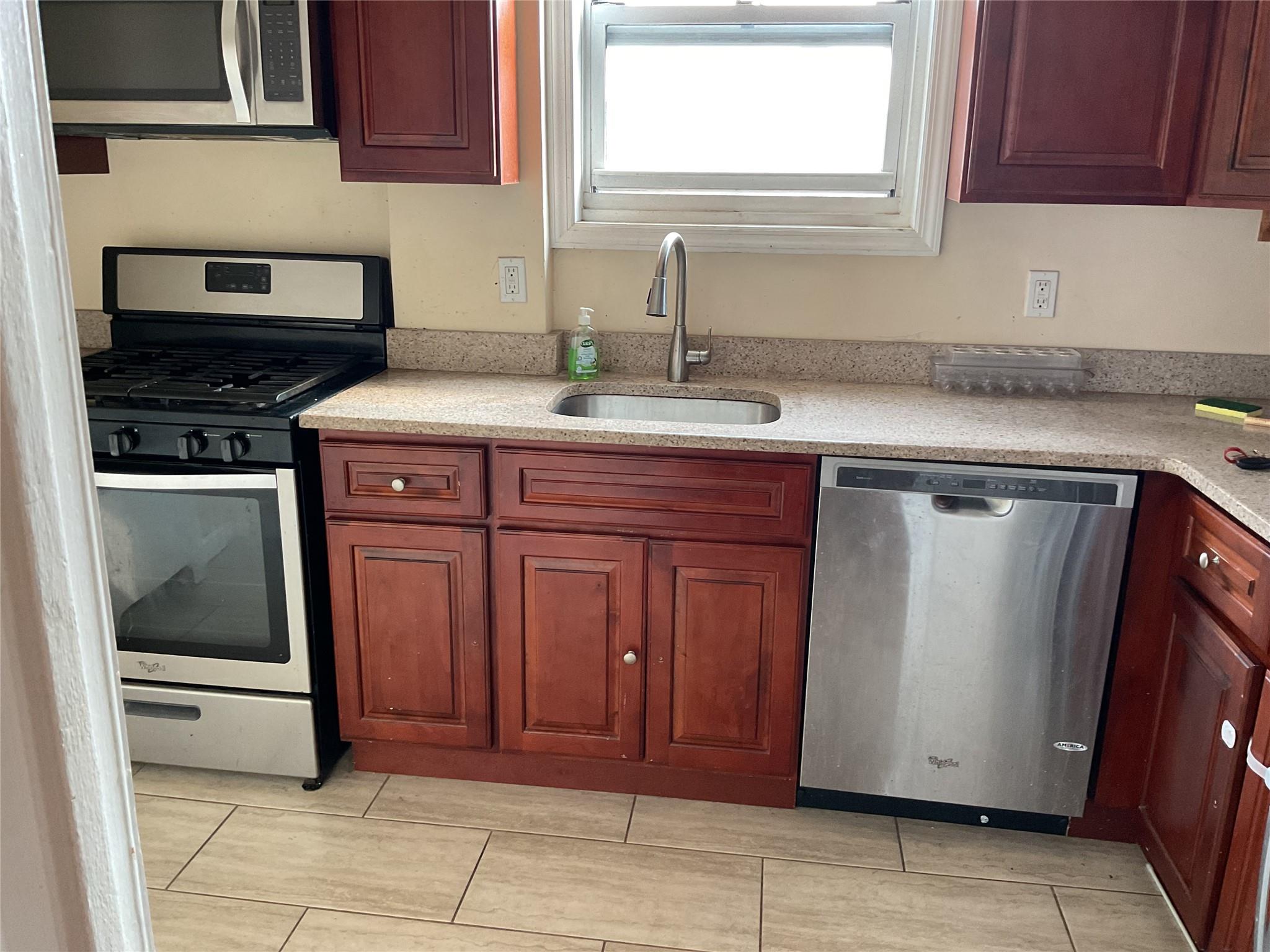 #4 photo, 131-30 Laurelton Parkway, クイーンズ区 Rosedale , NY 11422