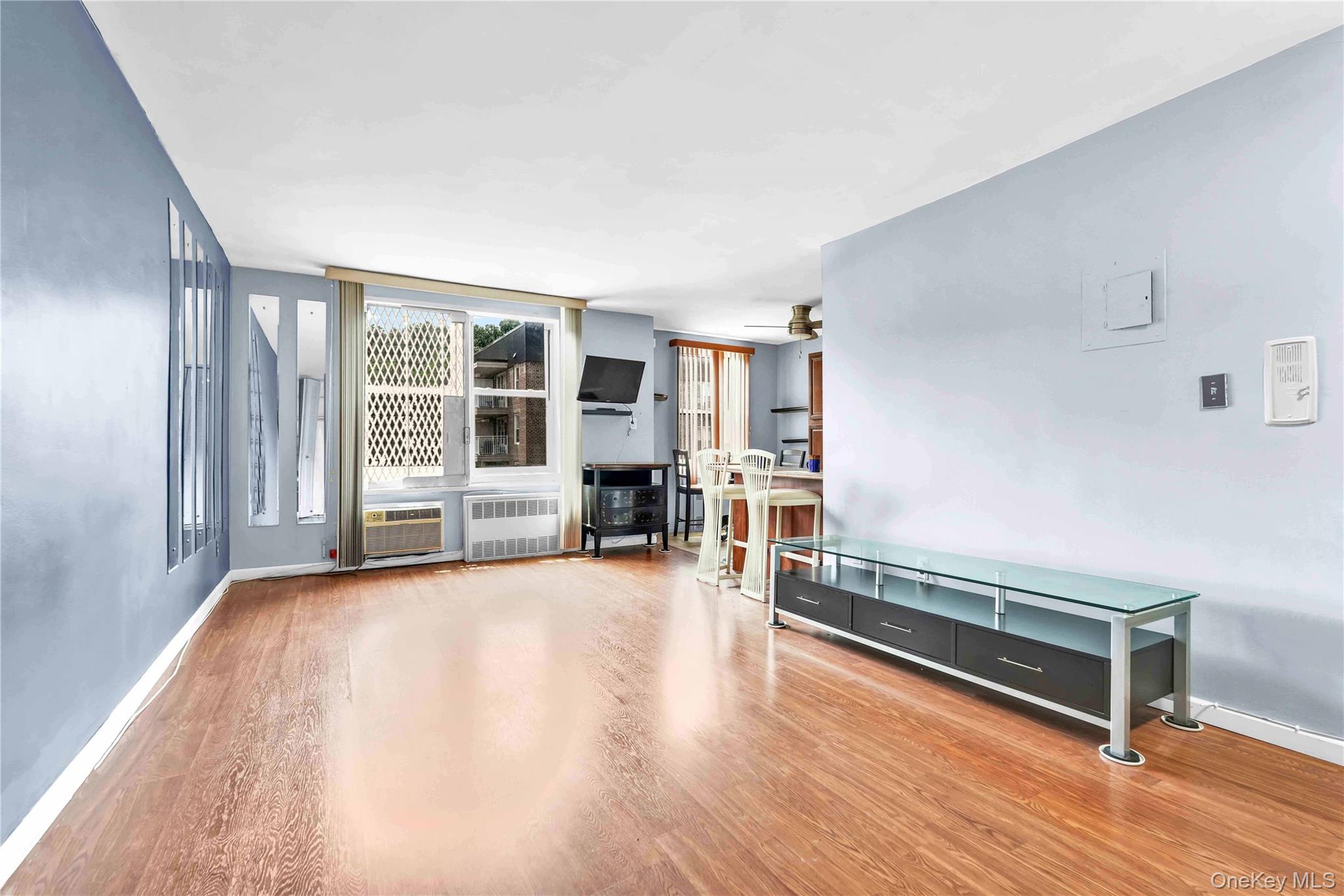 #10 photo, 68-15 Selfridge Street, クイーンズ区 Forest Hills , NY 11375