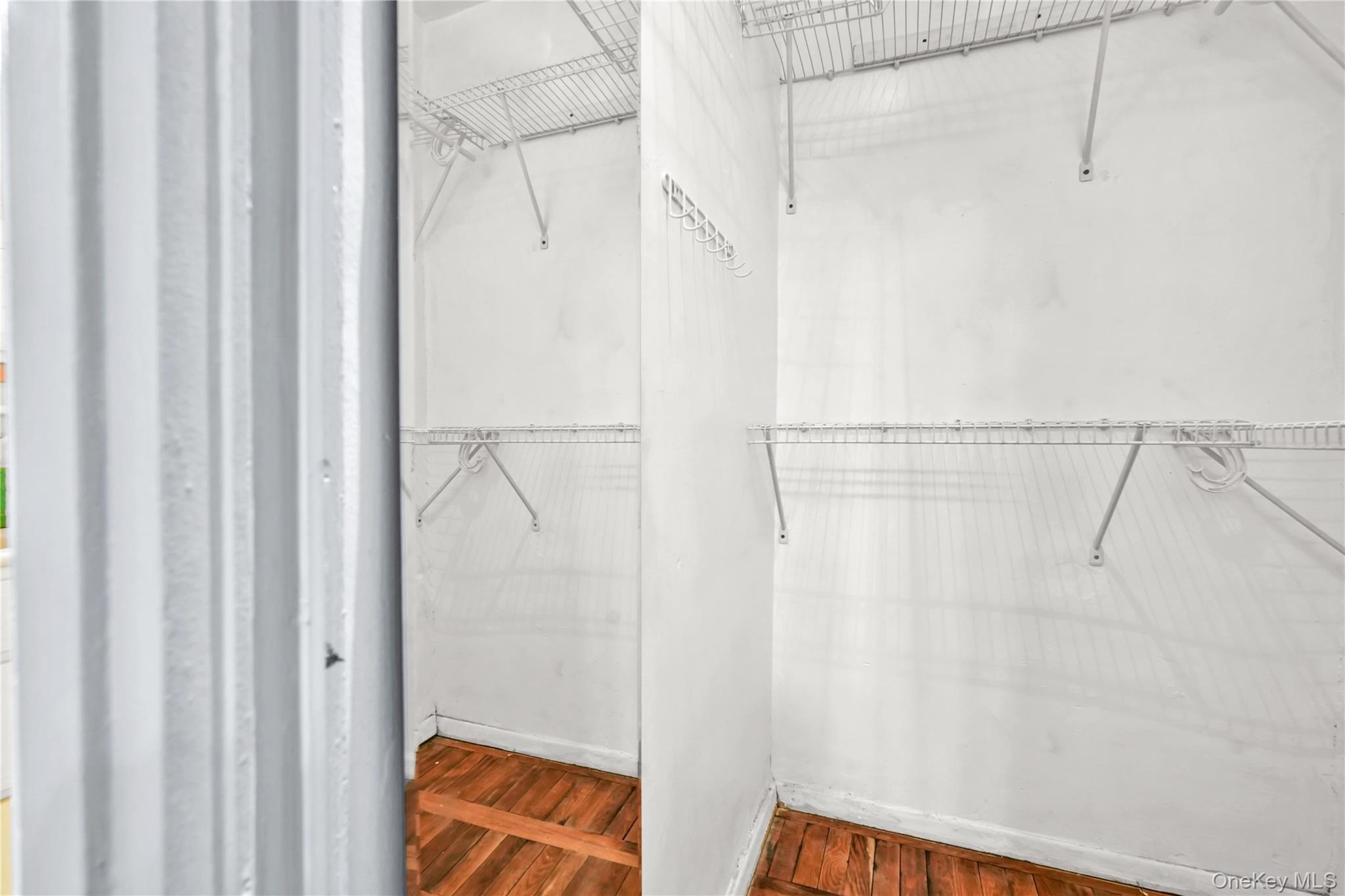 #15 photo, 68-15 Selfridge Street, クイーンズ区 Forest Hills , NY 11375