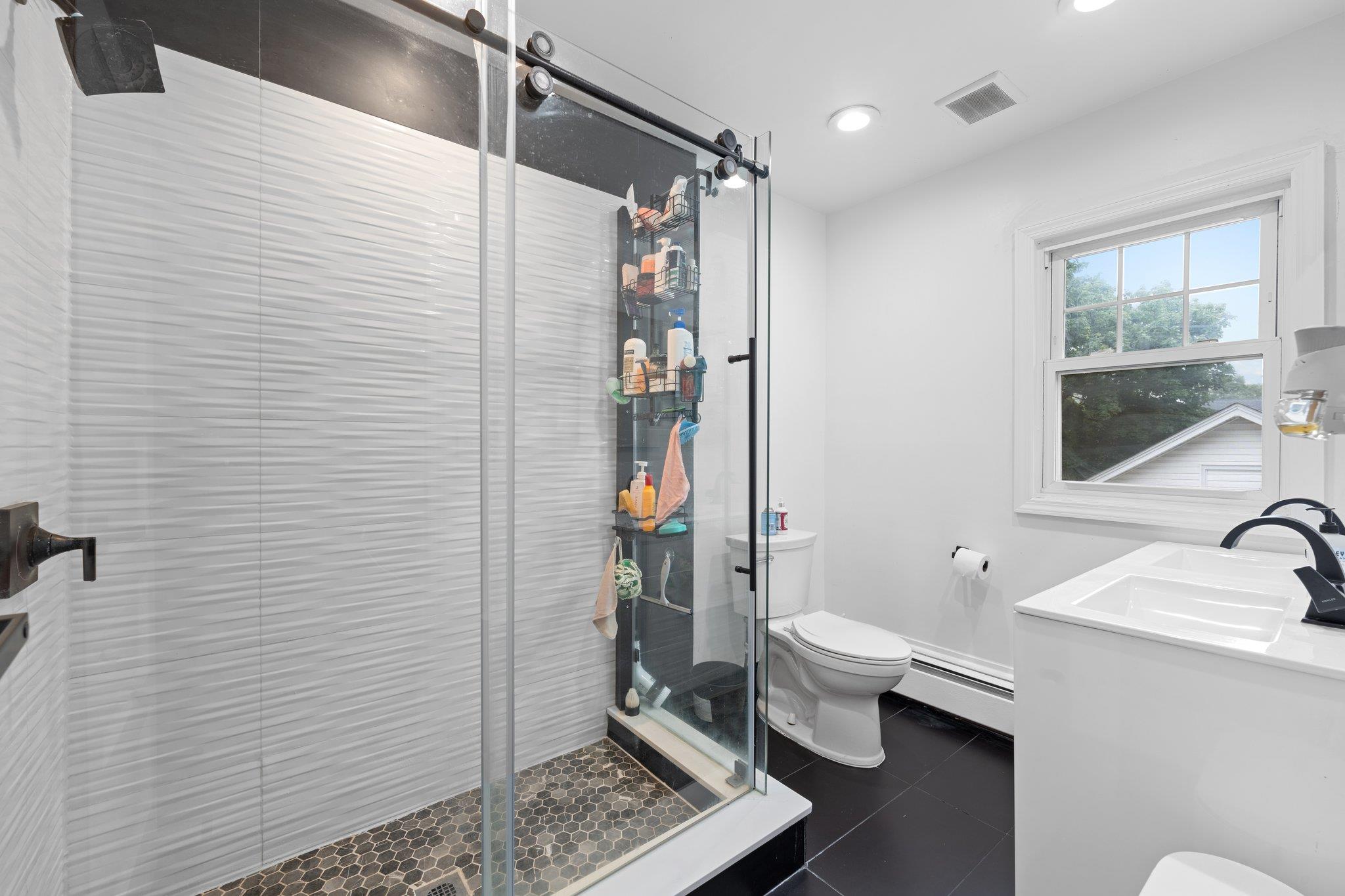 #15 photo, 17 Sachem St Street, ناسو East Rockaway , NY 11518