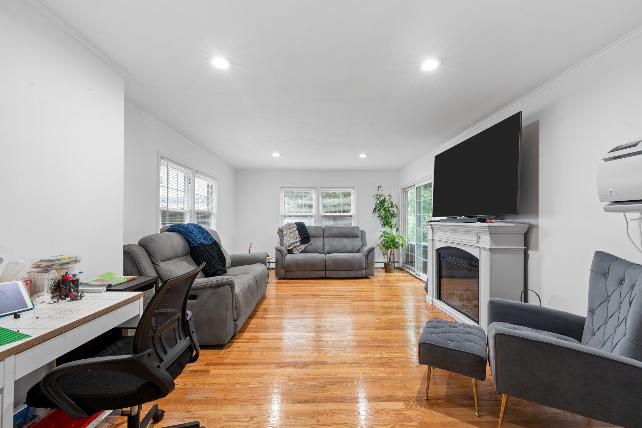 #5 photo, 17 Sachem St Street, ناسو East Rockaway , NY 11518