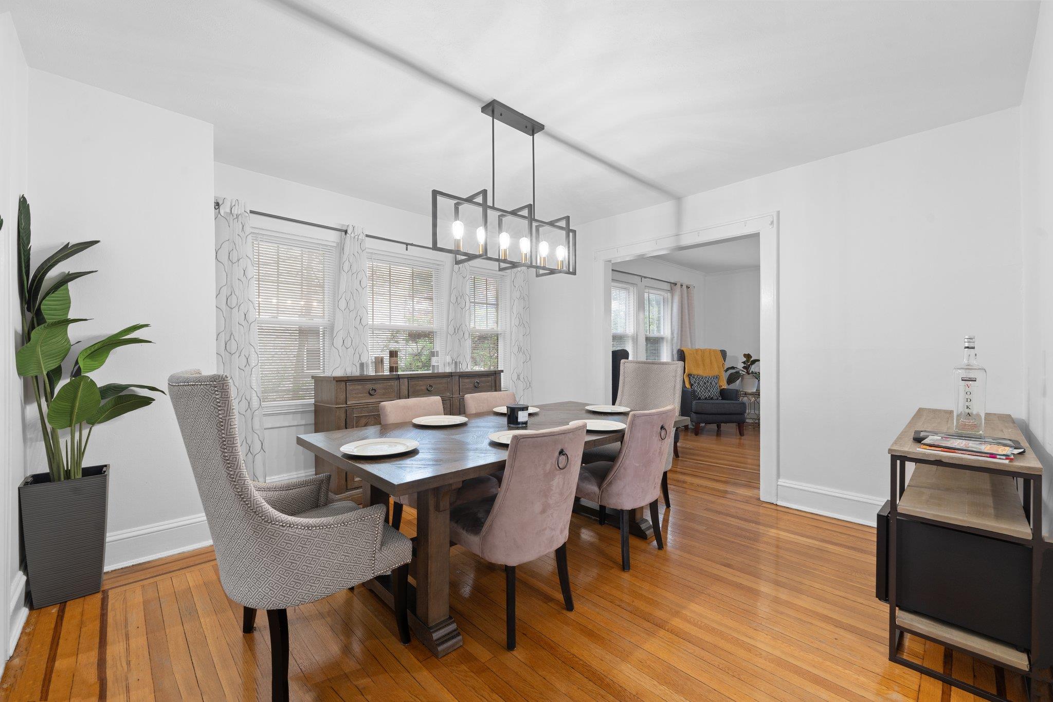 #6 photo, 17 Sachem St Street, ناسو East Rockaway , NY 11518