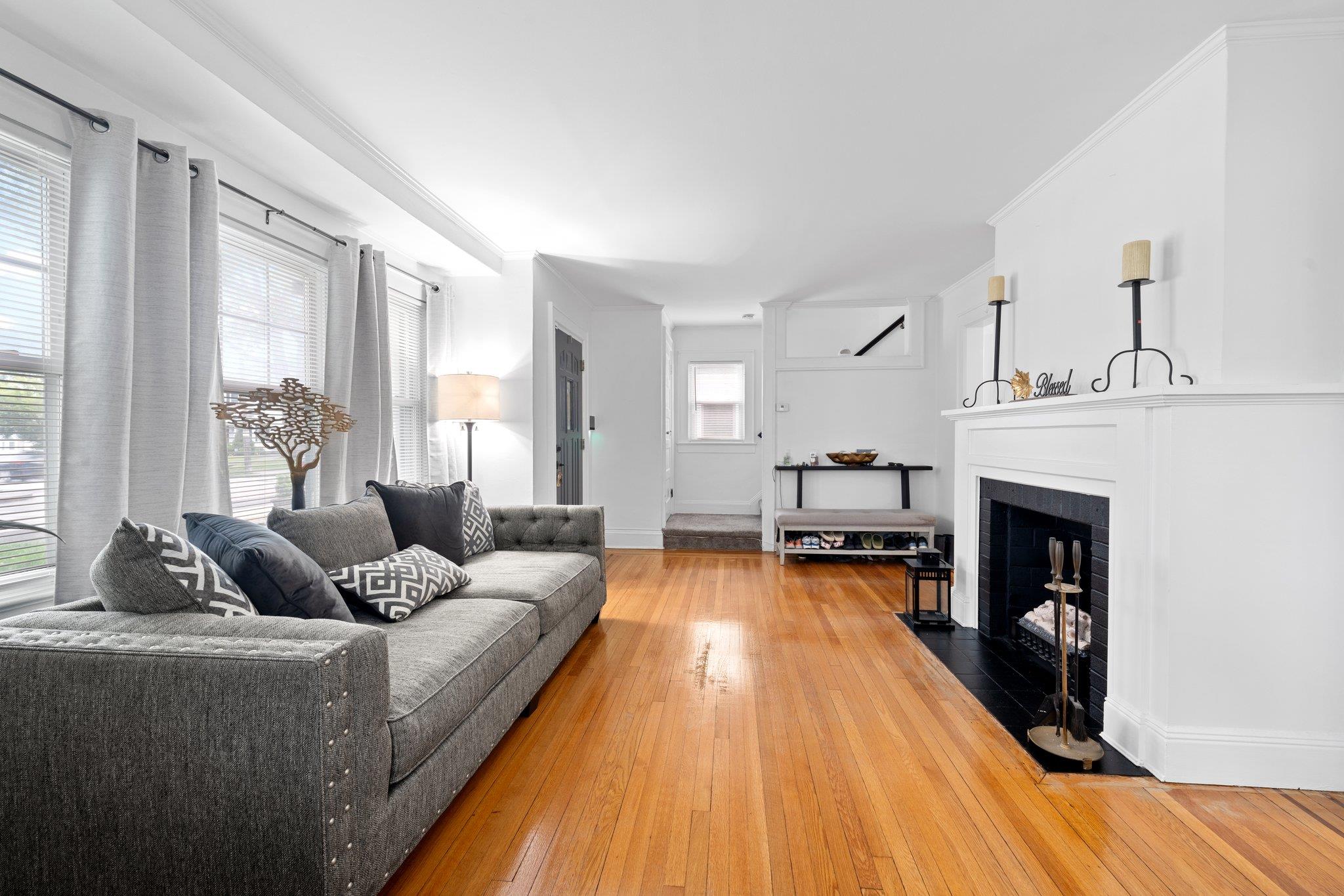 #8 photo, 17 Sachem St Street, ناسو East Rockaway , NY 11518