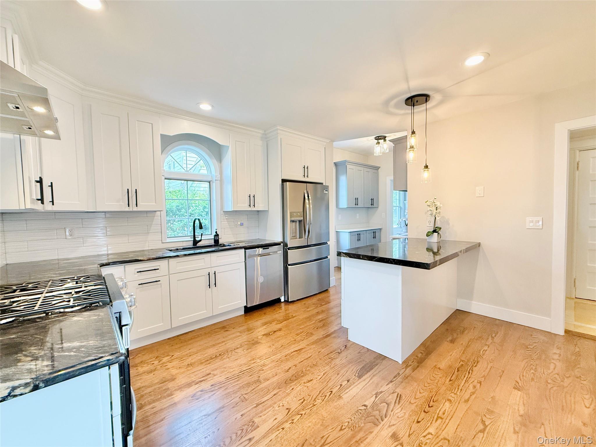 #17 photo, 374 King Street, Port Chester , NY 10573