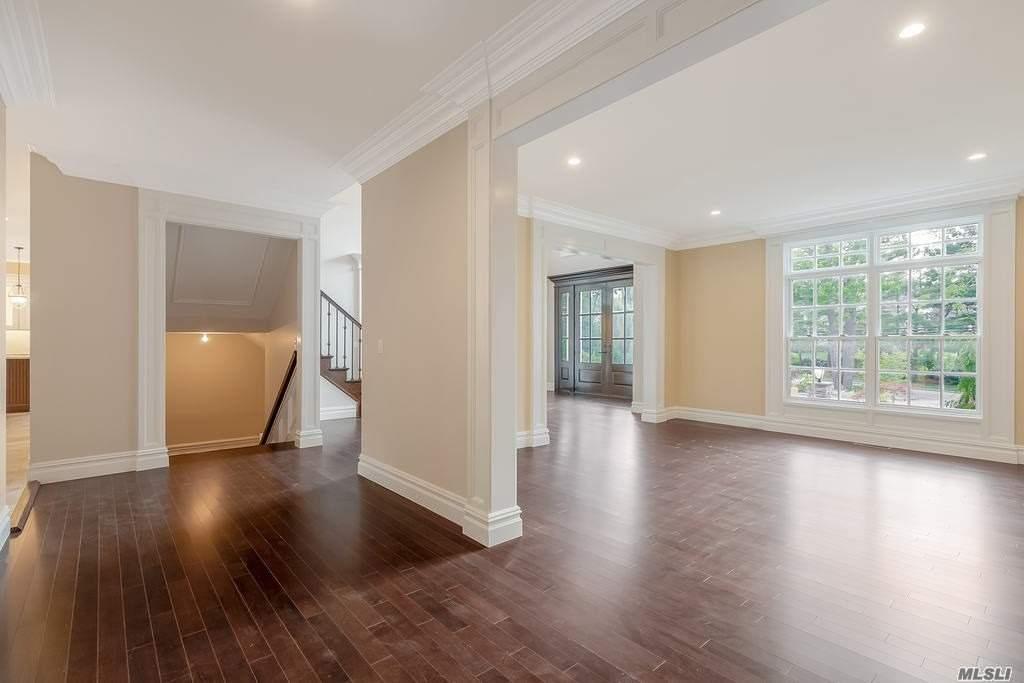 #12 photo, 19 Meadow Glen Road, سوفولك Fort Salonga , NY 11768