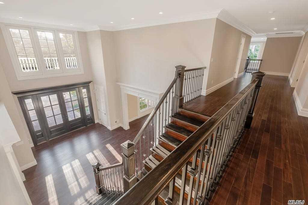 #17 photo, 19 Meadow Glen Road, سوفولك Fort Salonga , NY 11768