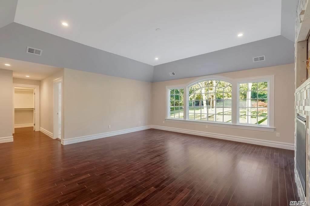 #18 photo, 19 Meadow Glen Road, سوفولك Fort Salonga , NY 11768