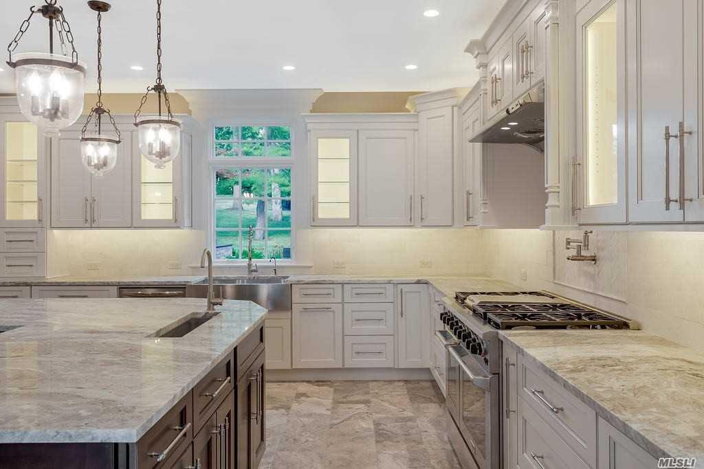 #8 photo, 19 Meadow Glen Road, سوفولك Fort Salonga , NY 11768