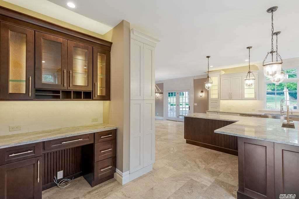 #9 photo, 19 Meadow Glen Road, سوفولك Fort Salonga , NY 11768