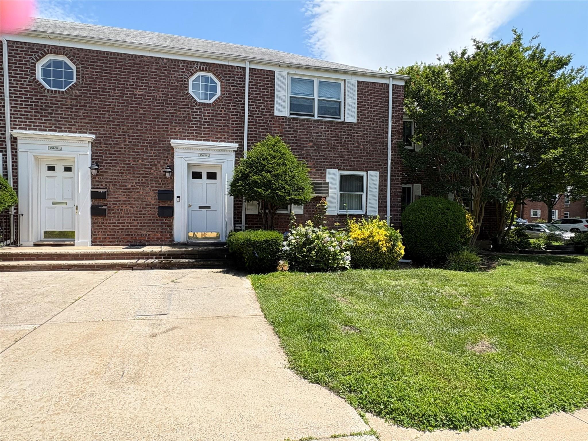 #1 photo, 254-33 75 Avenue Avenue, 皇后區 Glen Oaks , NY 11004