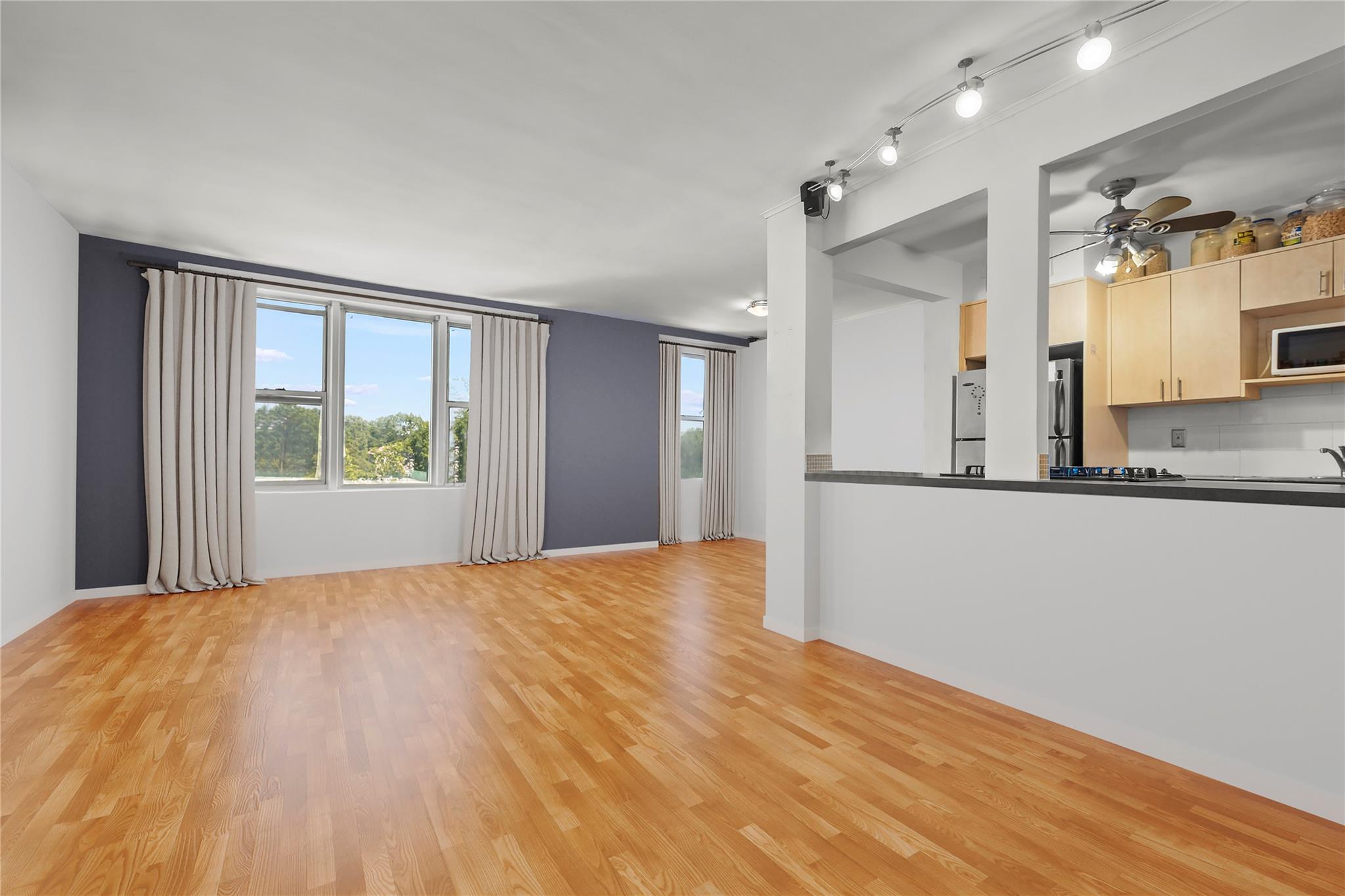 #3 photo, 5425 Valles Avenue, ブロンクス区 Bronx , NY 10471