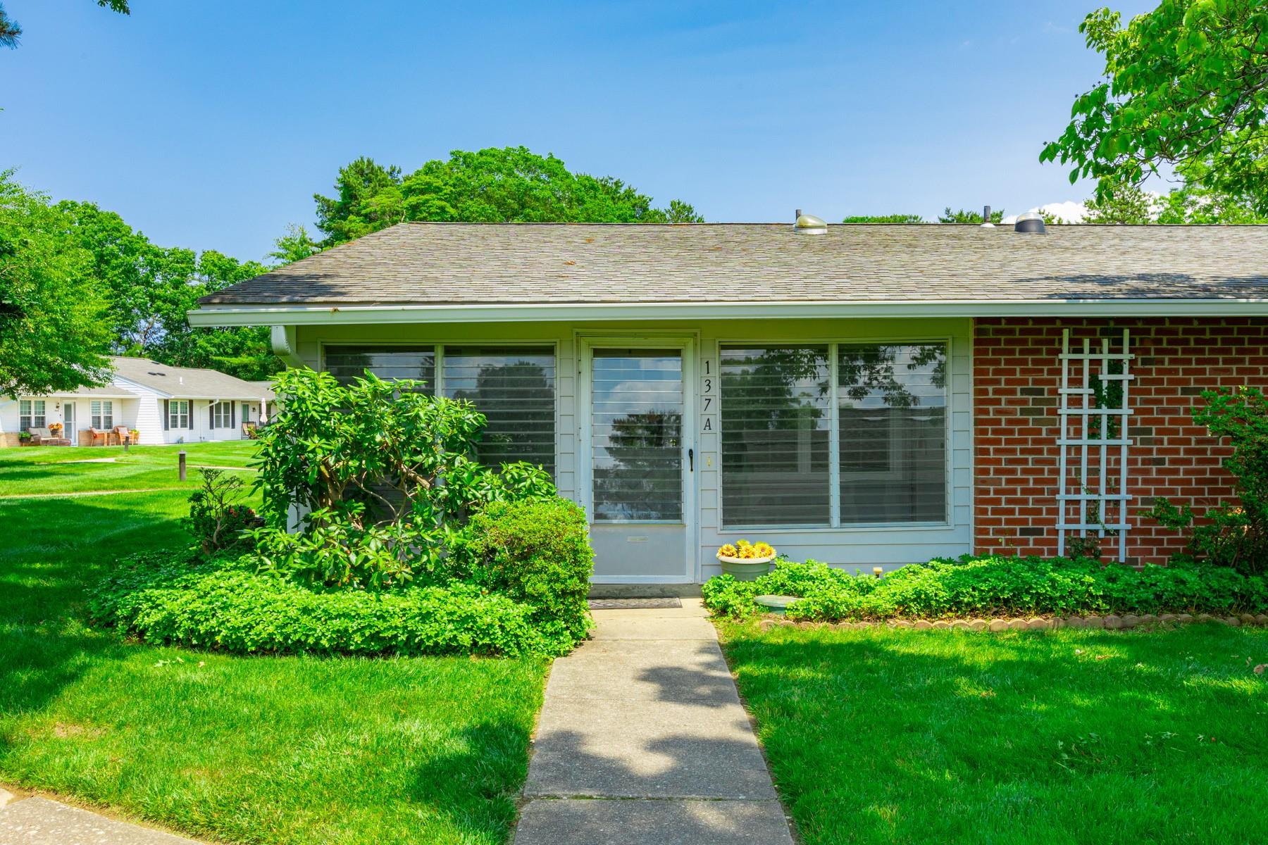 #1 photo, 137 Eastbourne Court, 東長島 Ridge , NY 11961