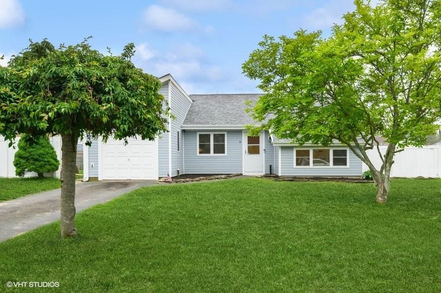 #1 photo, 8 Michael Avenue, 東長島 Bellport , NY 11713