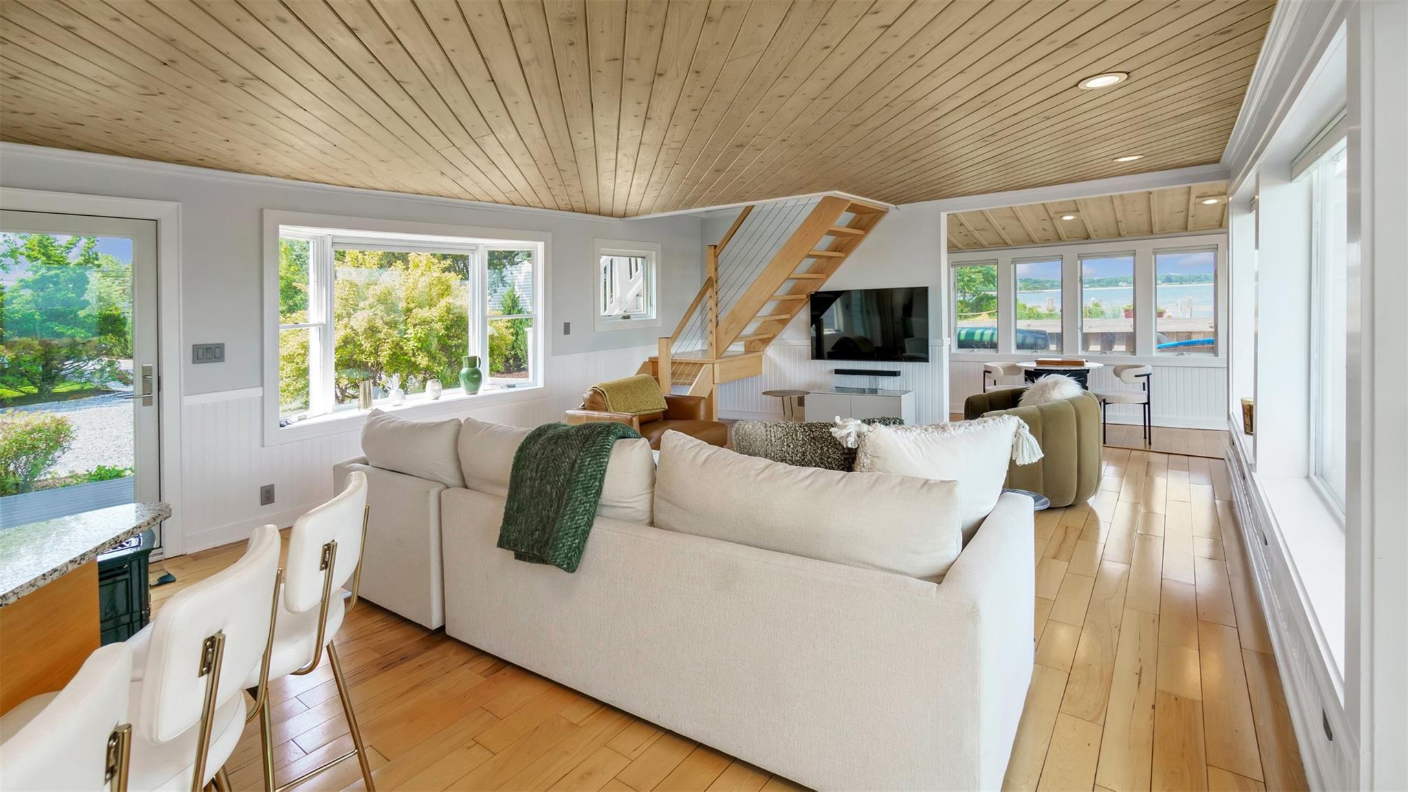 #12 photo, 12910 Main Road, サフォーク郡 East Marion , NY 11939