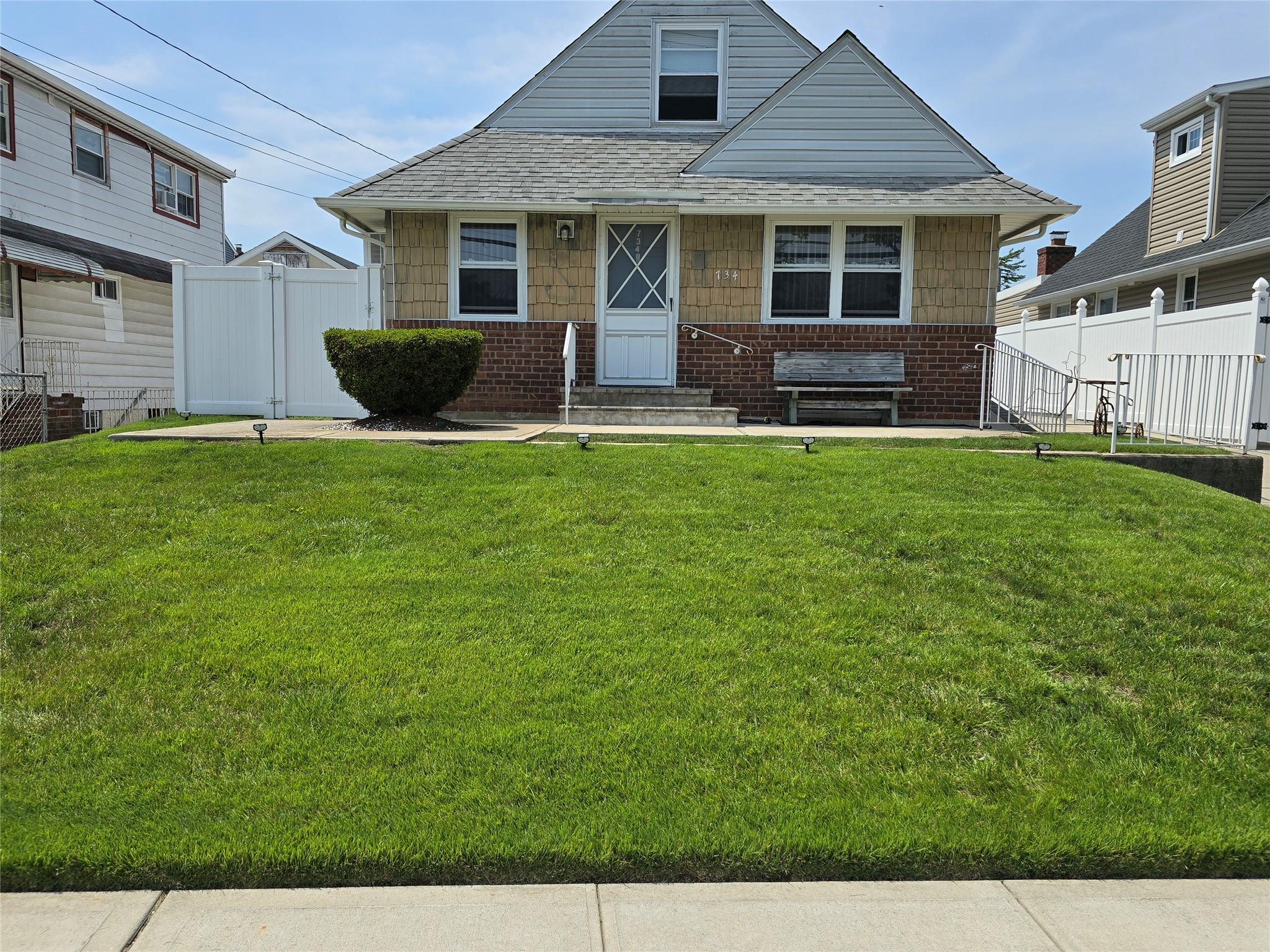 #2 photo, 734 Dauntless Parkway, ナッソー郡 Elmont , NY 11003